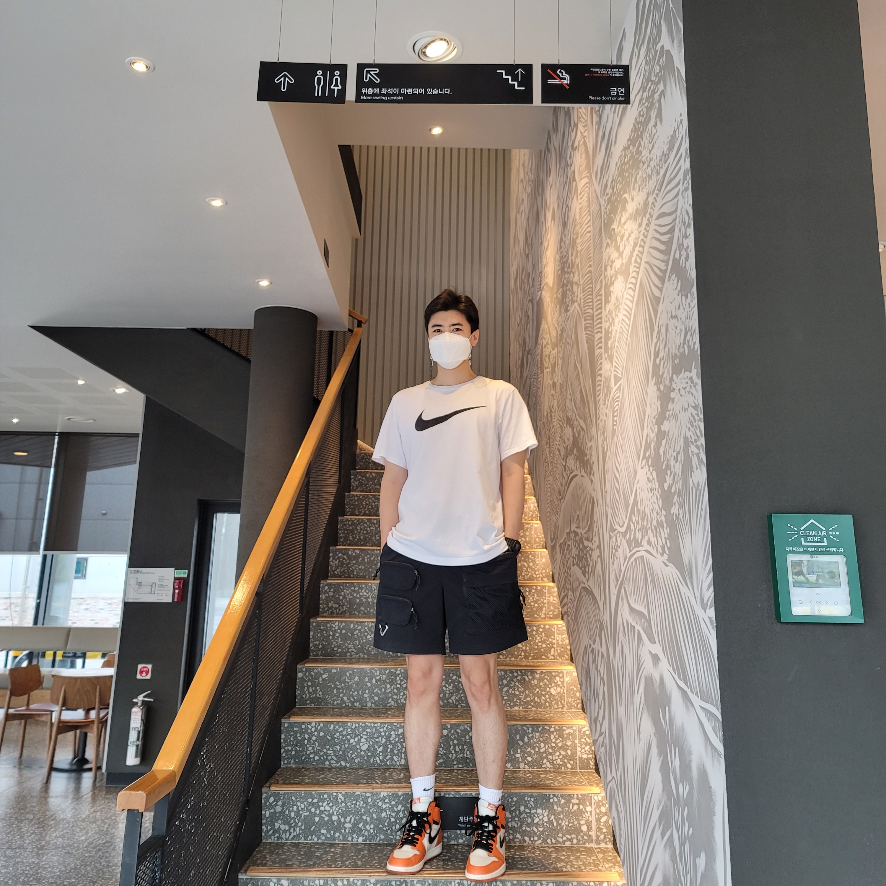 Jordan 1 Retro High OG Reverse Shattered Backboard, Nike ACG Cargo Shorts Black Dark Beetroot - Asia 착용 스타일