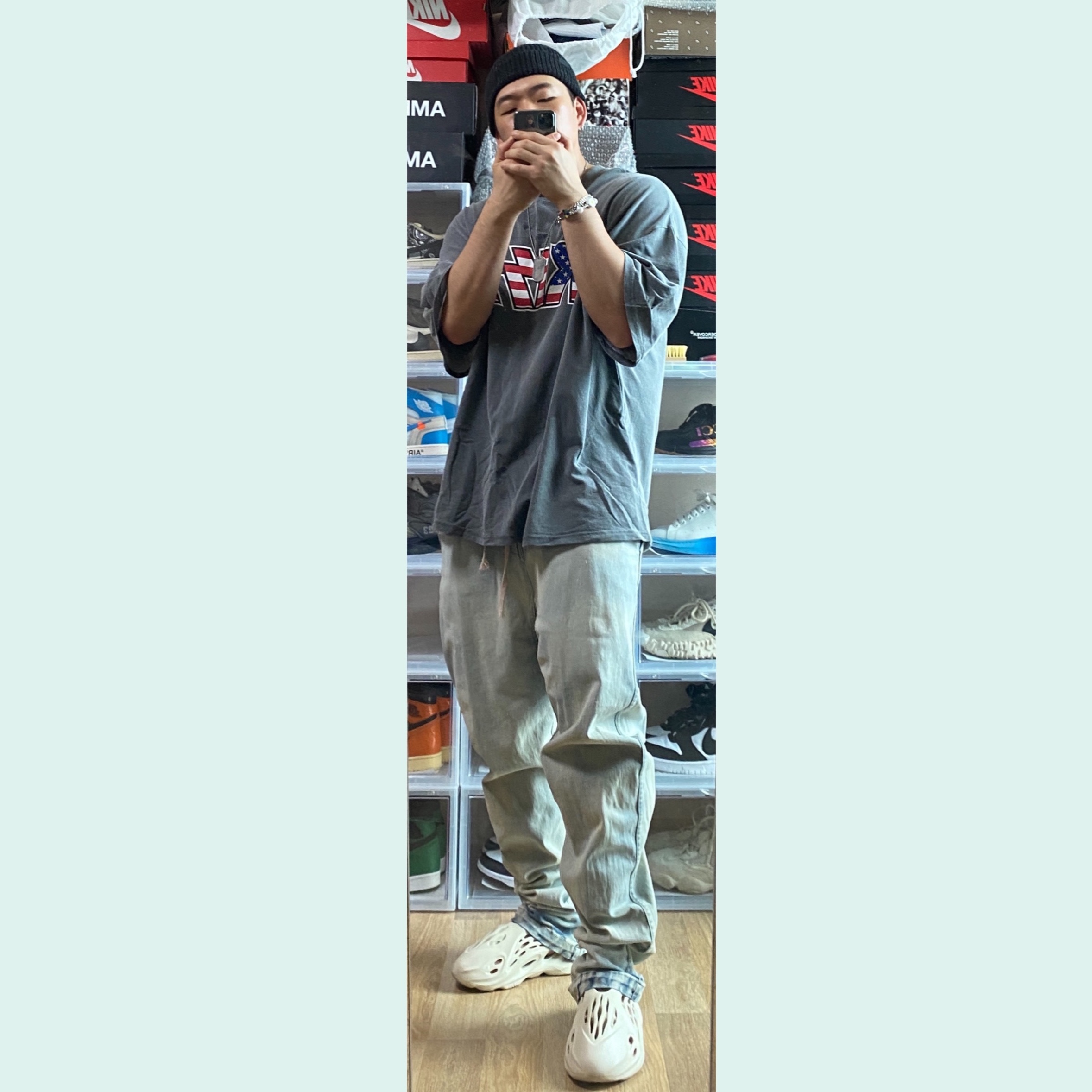 Adidas Yeezy Foam RNNR Sand 착용 스타일