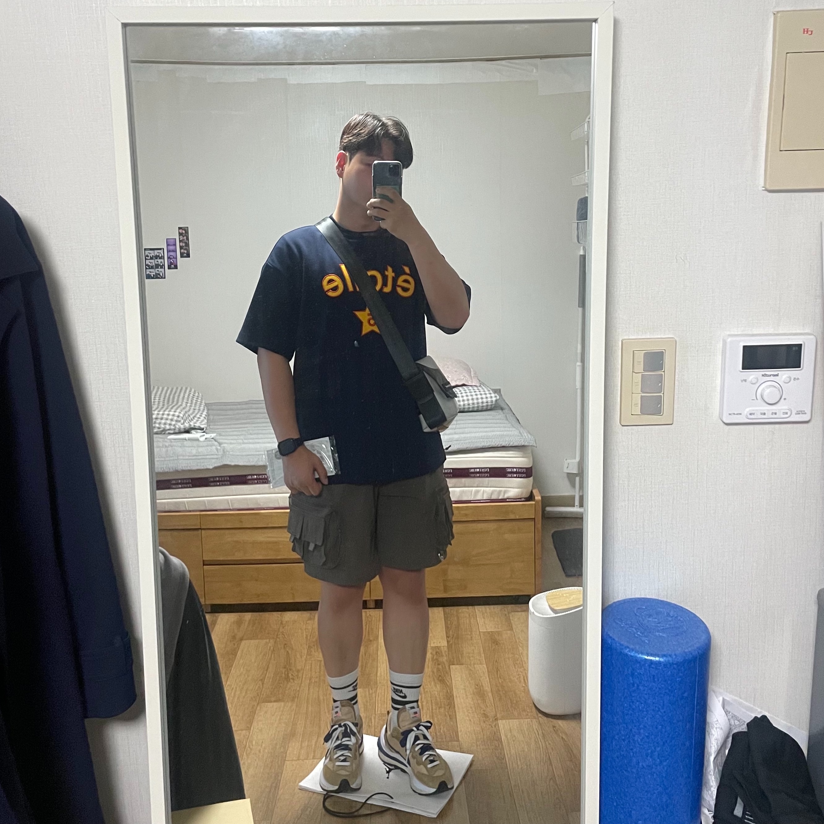 Nike ACG Cargo Shorts Ironstone - Asia, Nike x Sacai VaporWaffle Sesame and Blue Void 착용 스타일