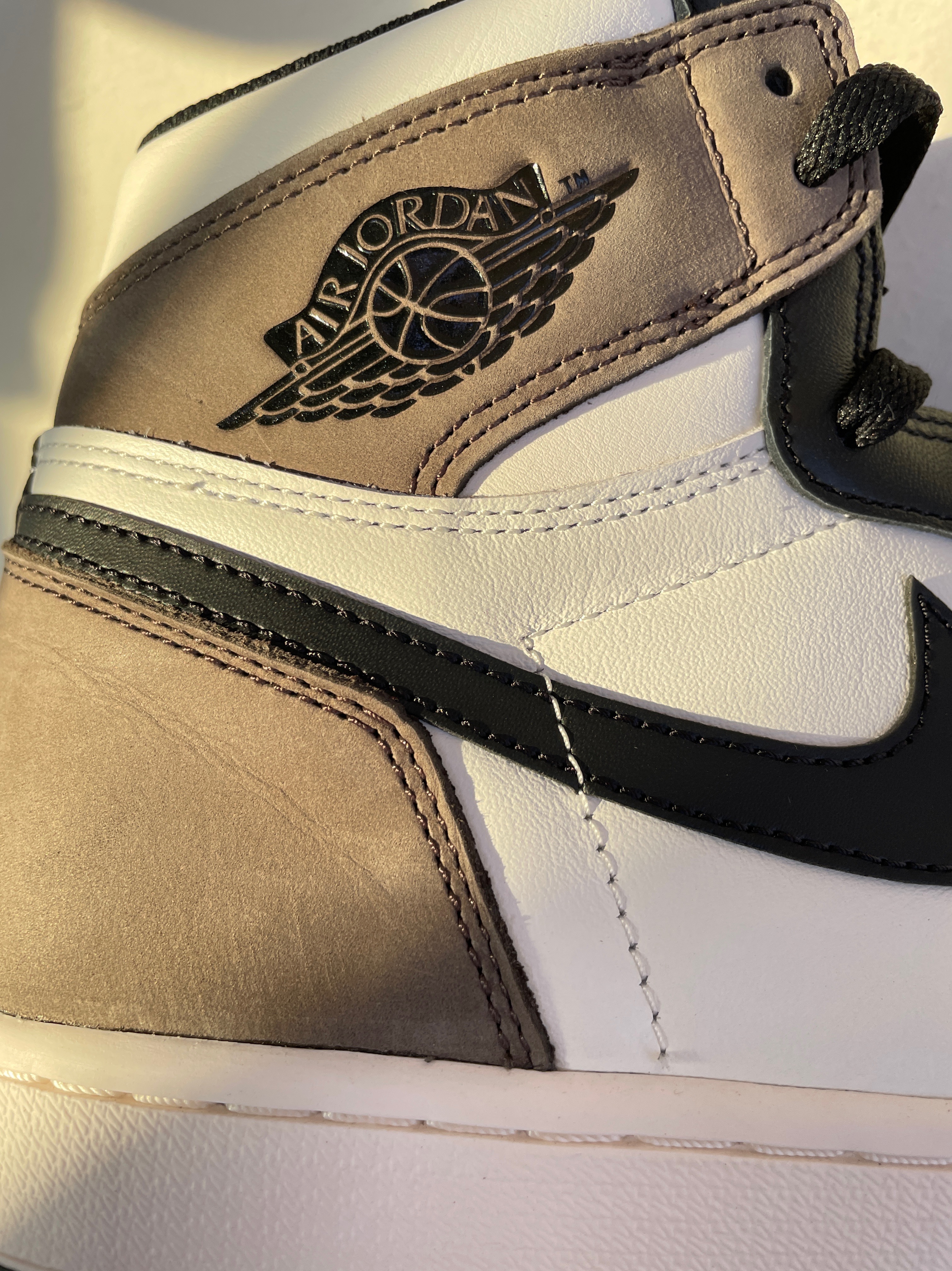 Jordan 1 Retro High OG Black Mocha 착용 스타일