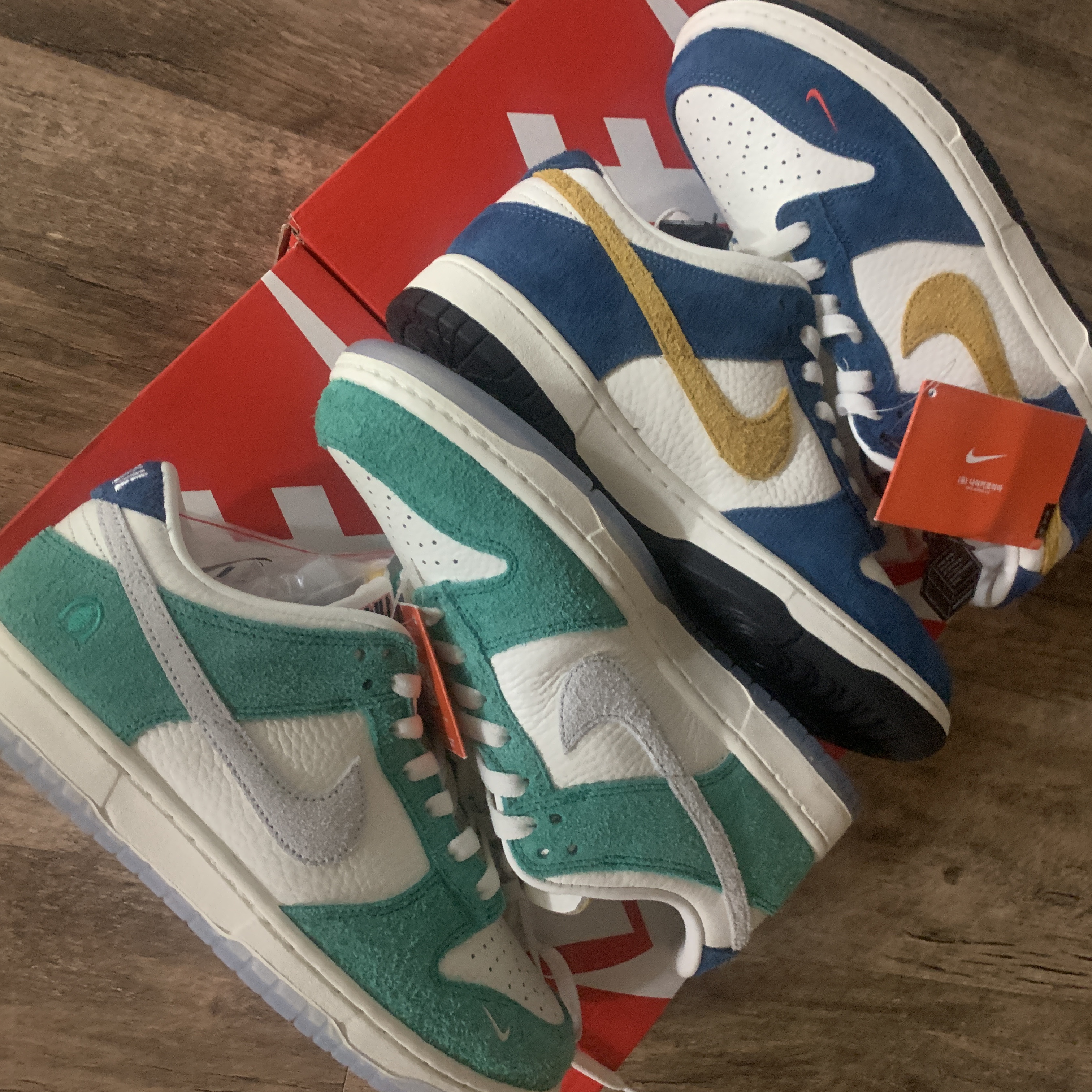 Nike x Kasina Dunk Low Road Sign - Kasina Exclusive, Nike x Kasina Dunk Low 80's Bus 착용 스타일 - 1