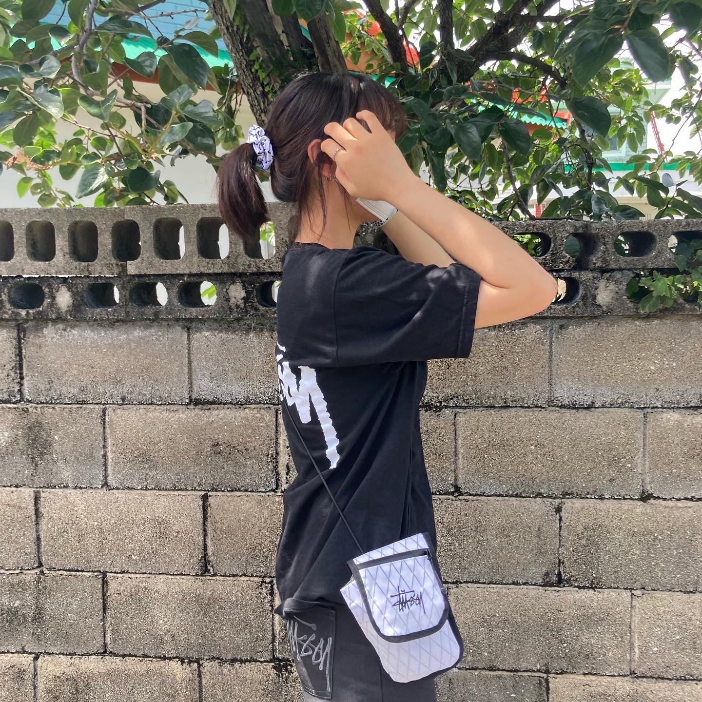 Stussy x Our Legacy Ying Yang Pig. Dyed T-Shirt Black, Adidas Yeezy Slide Resin 2021 착용 스타일 - 2