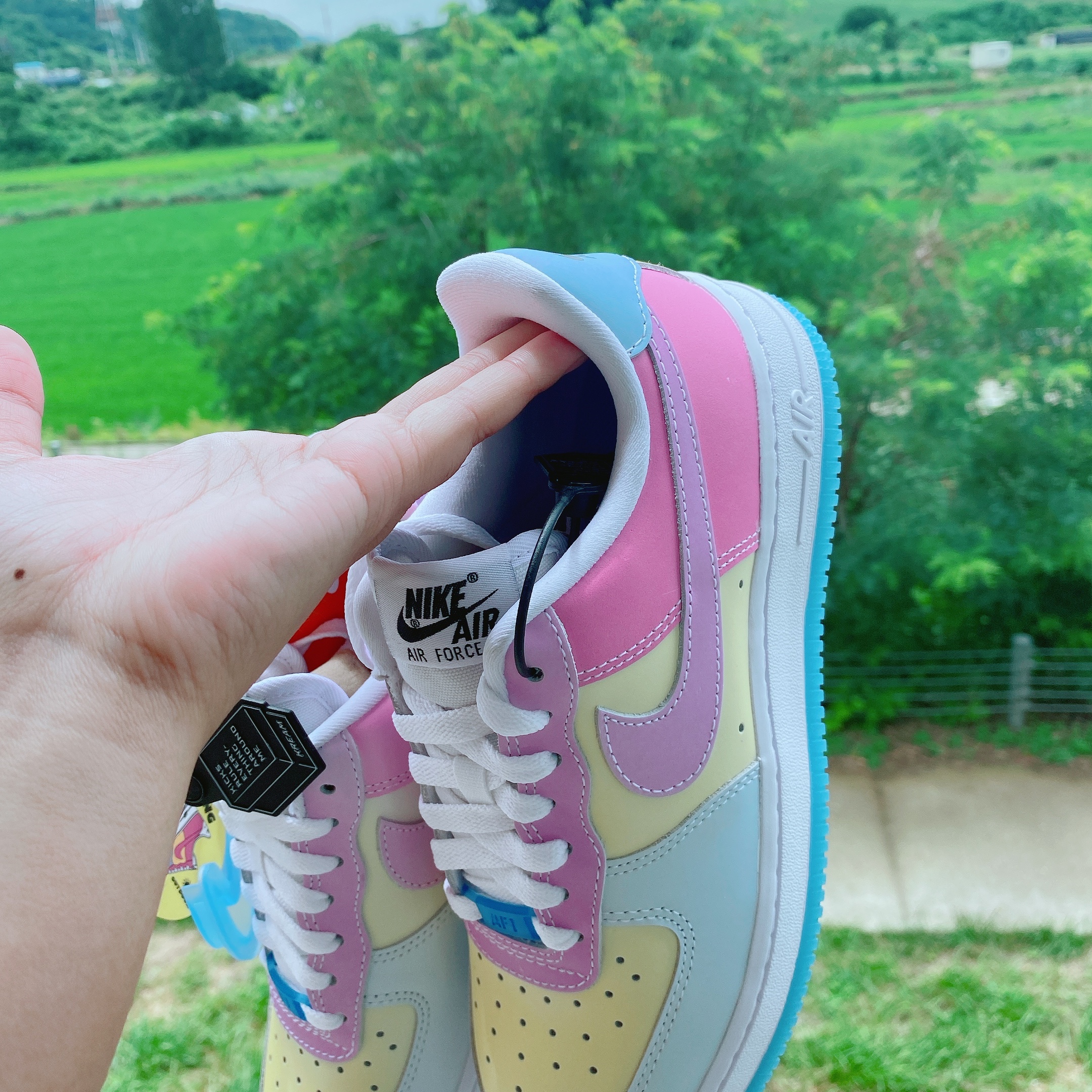 (W) Nike Air Force 1 '07 LX Photochromic 착용 스타일 - 1