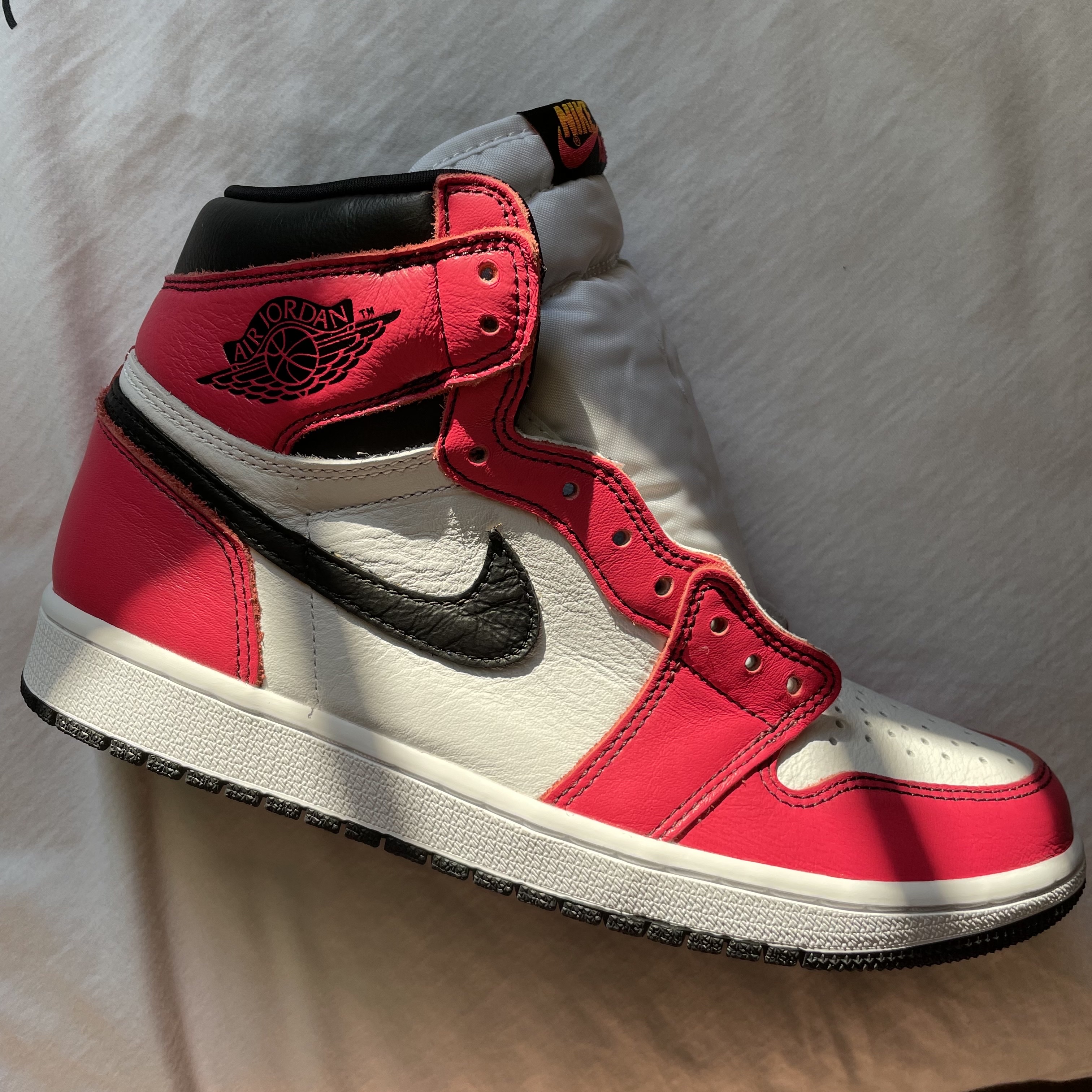Jordan 1 Retro High OG Light Fusion Red 착용 스타일