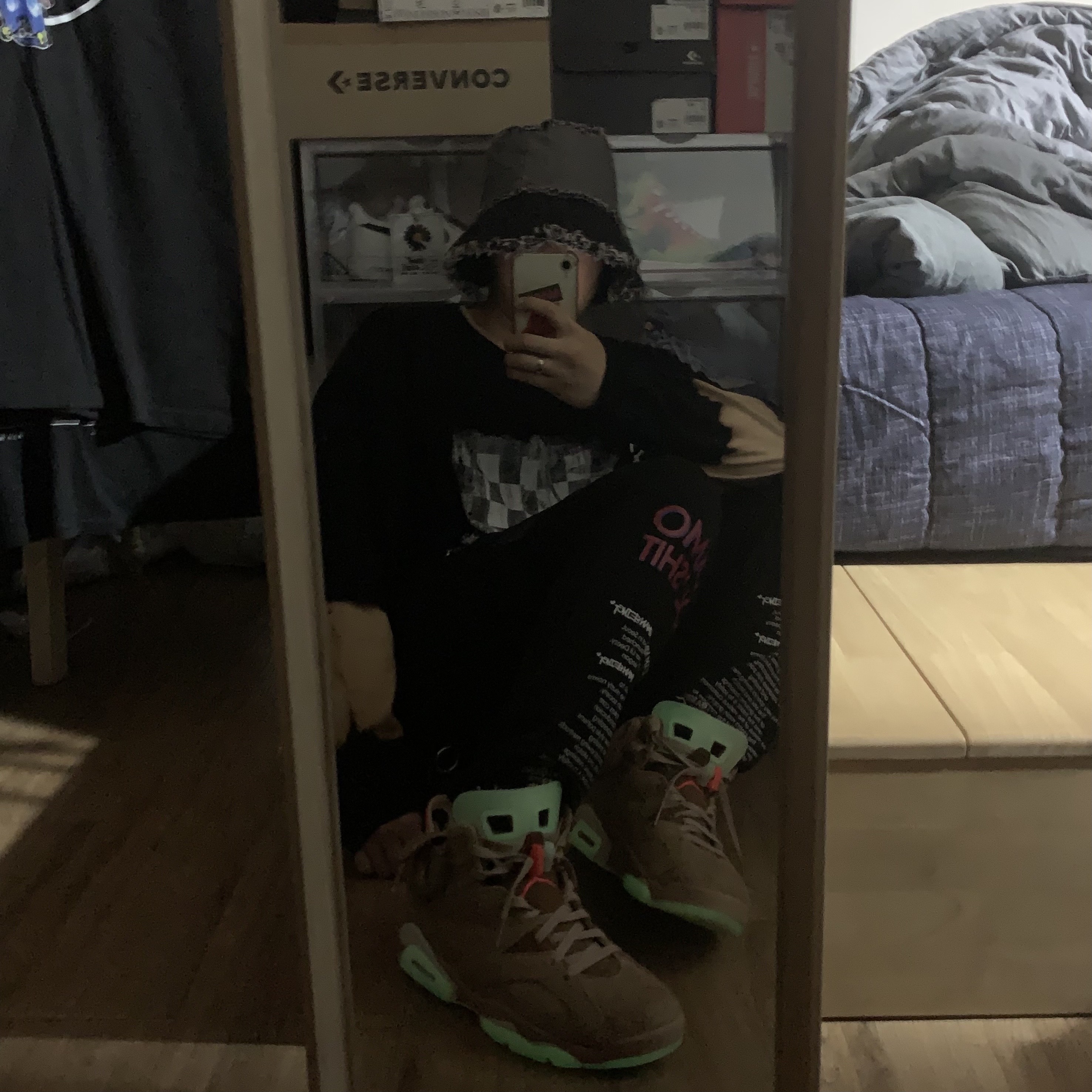 Jordan 6 x Travis Scott Retro SP British Khaki 착용 스타일 - 2