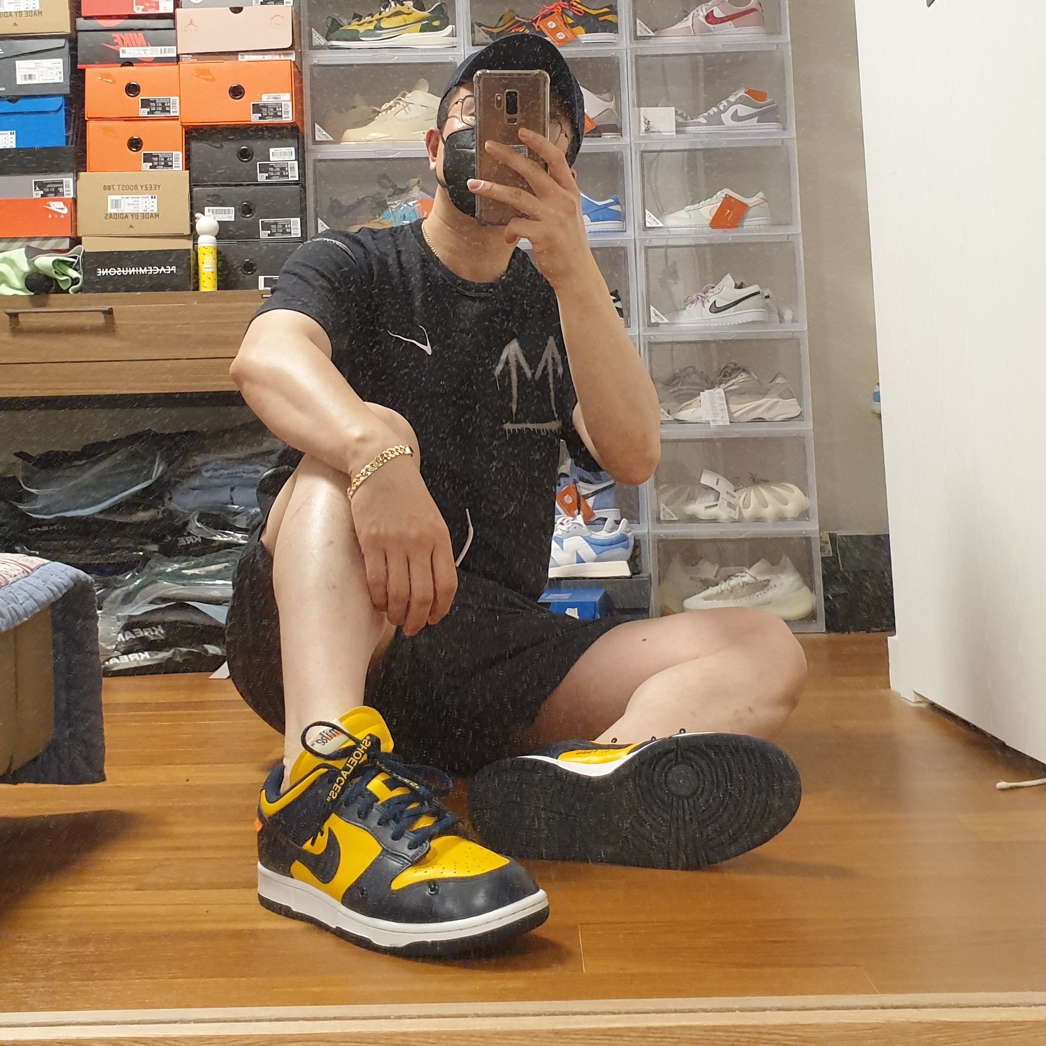 Nike x Off-White NRG RU Short Sleeve T-Shirt, Nike x Off-White Dunk Low University Gold Midnight Navy 착용 스타일 - 4