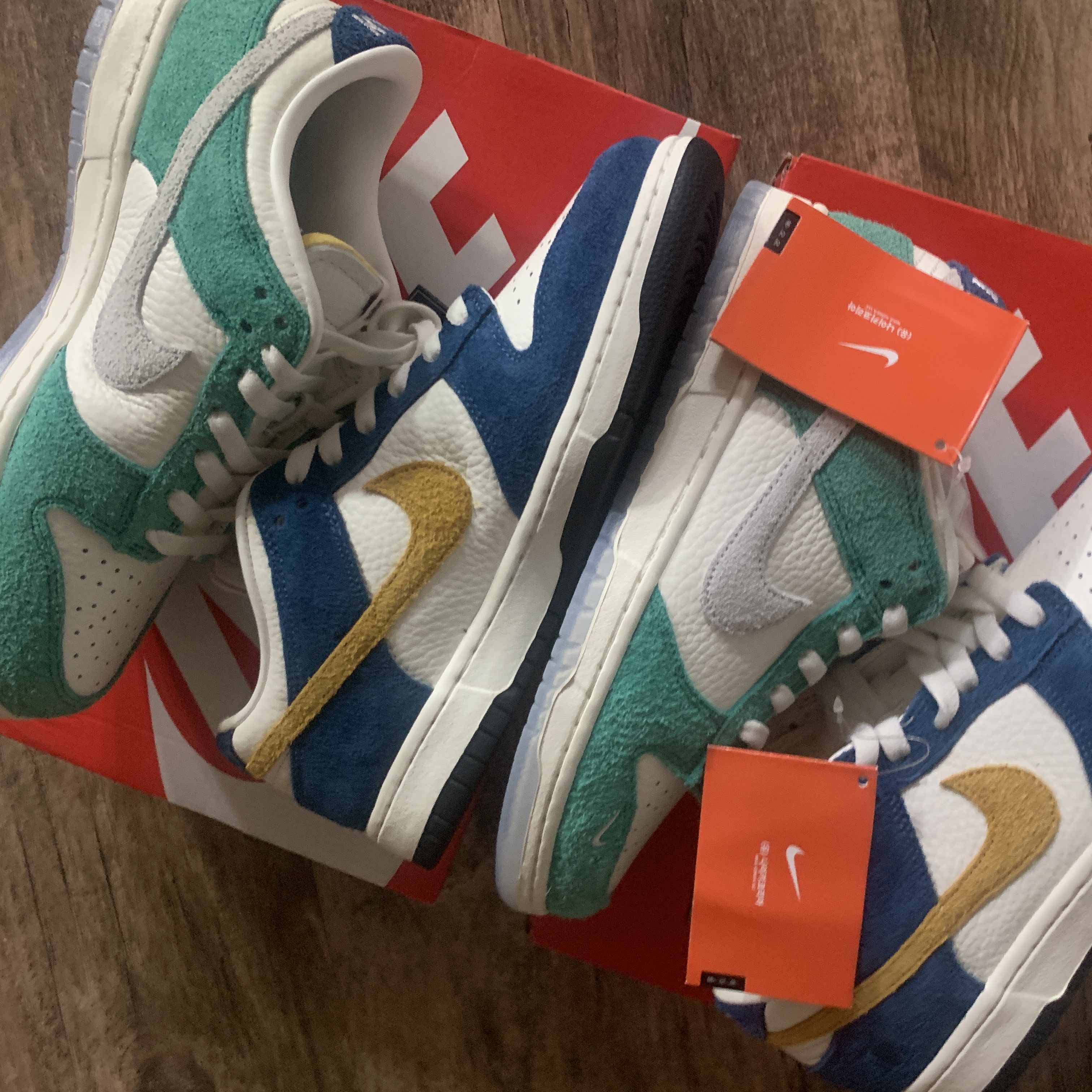 Nike x Kasina Dunk Low Road Sign - Kasina Exclusive, Nike x Kasina Dunk Low 80's Bus 착용 스타일 - 3