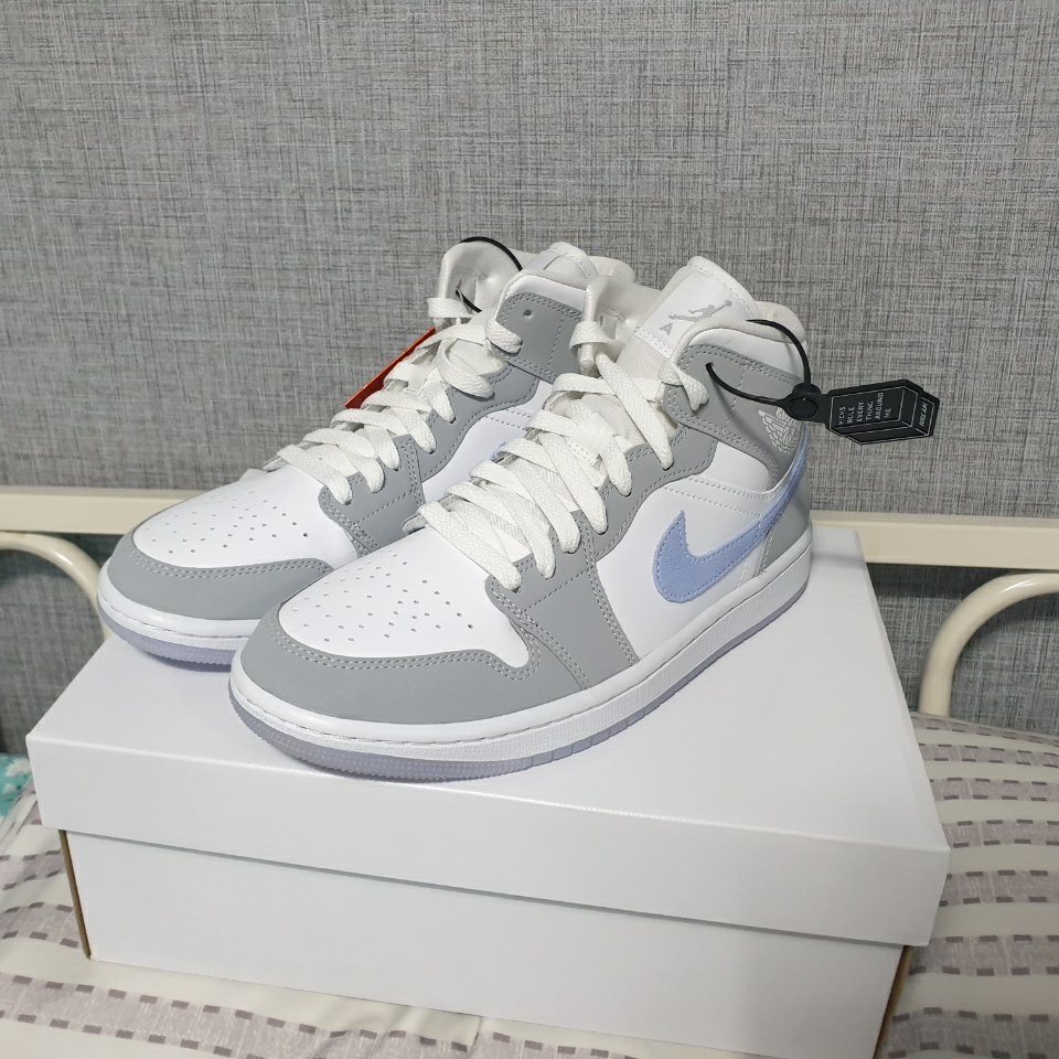 (W) Jordan 1 Mid Wolf Grey 착용 스타일