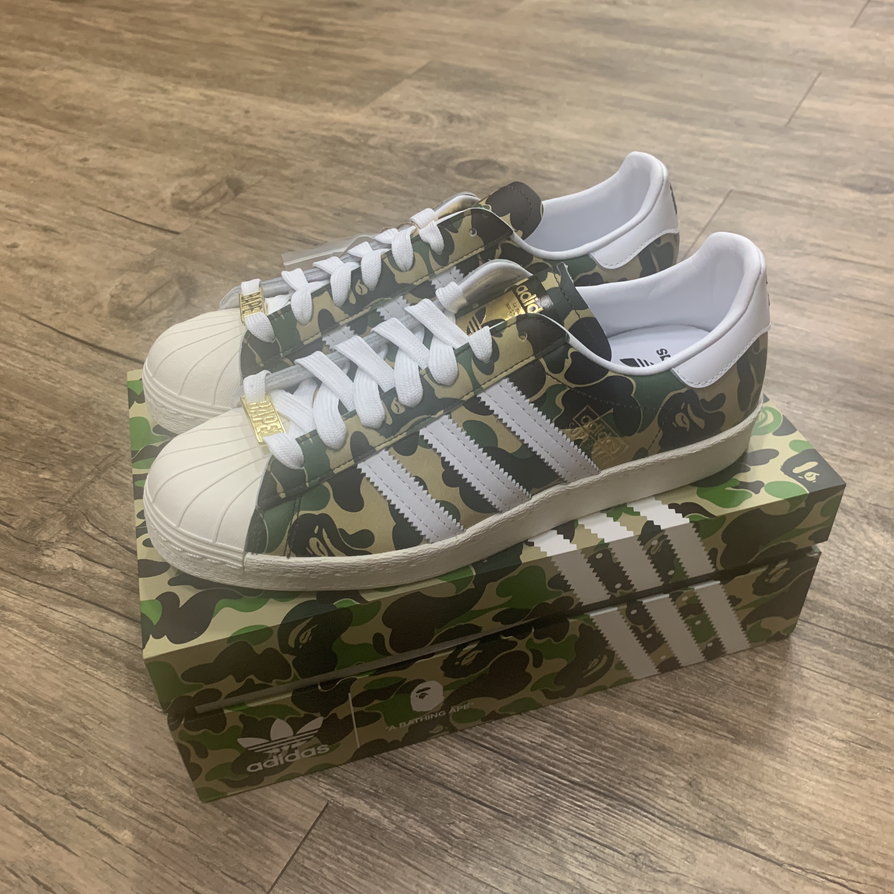 Adidas x BAPE Superstar 80s Green Camo 착용 스타일 - 1