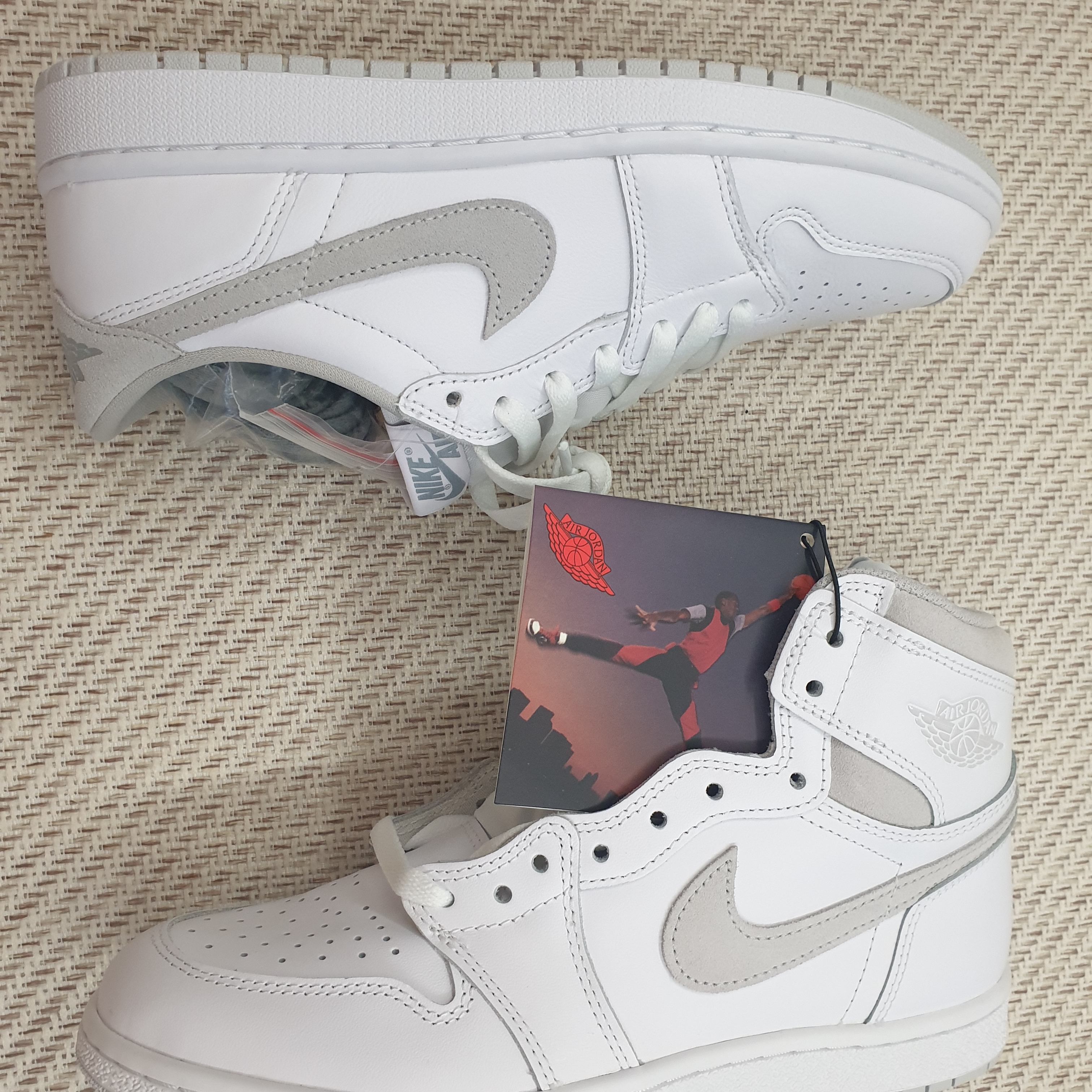 Jordan 1 High 85 Neutral Grey, (W) Jordan 1 Low OG Neutral Grey 착용 스타일 - 1