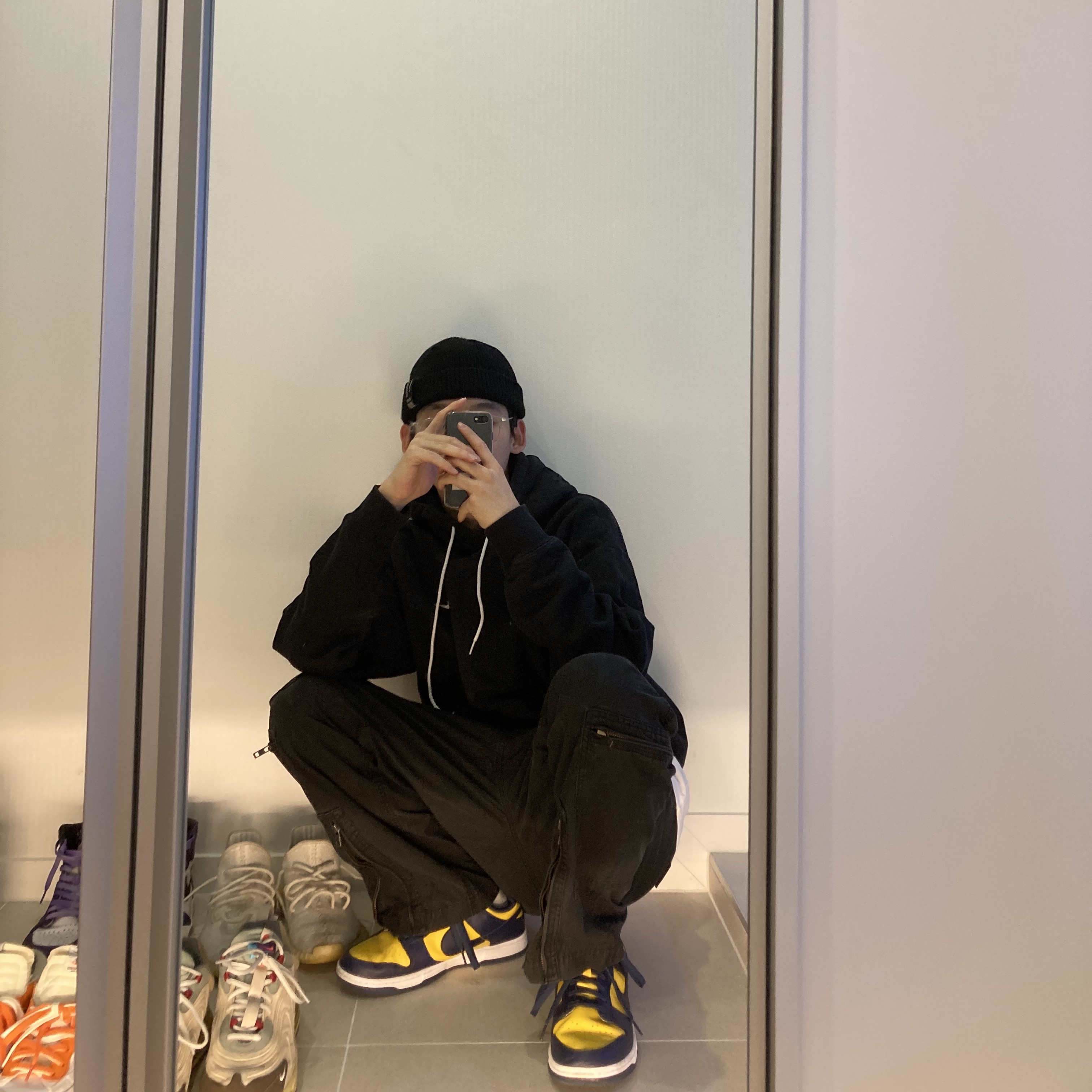 Nike NRG Solo Swoosh Fleece Hoodie Black White - Asia, Nike Dunk Low Retro Varsity Maize 착용 스타일