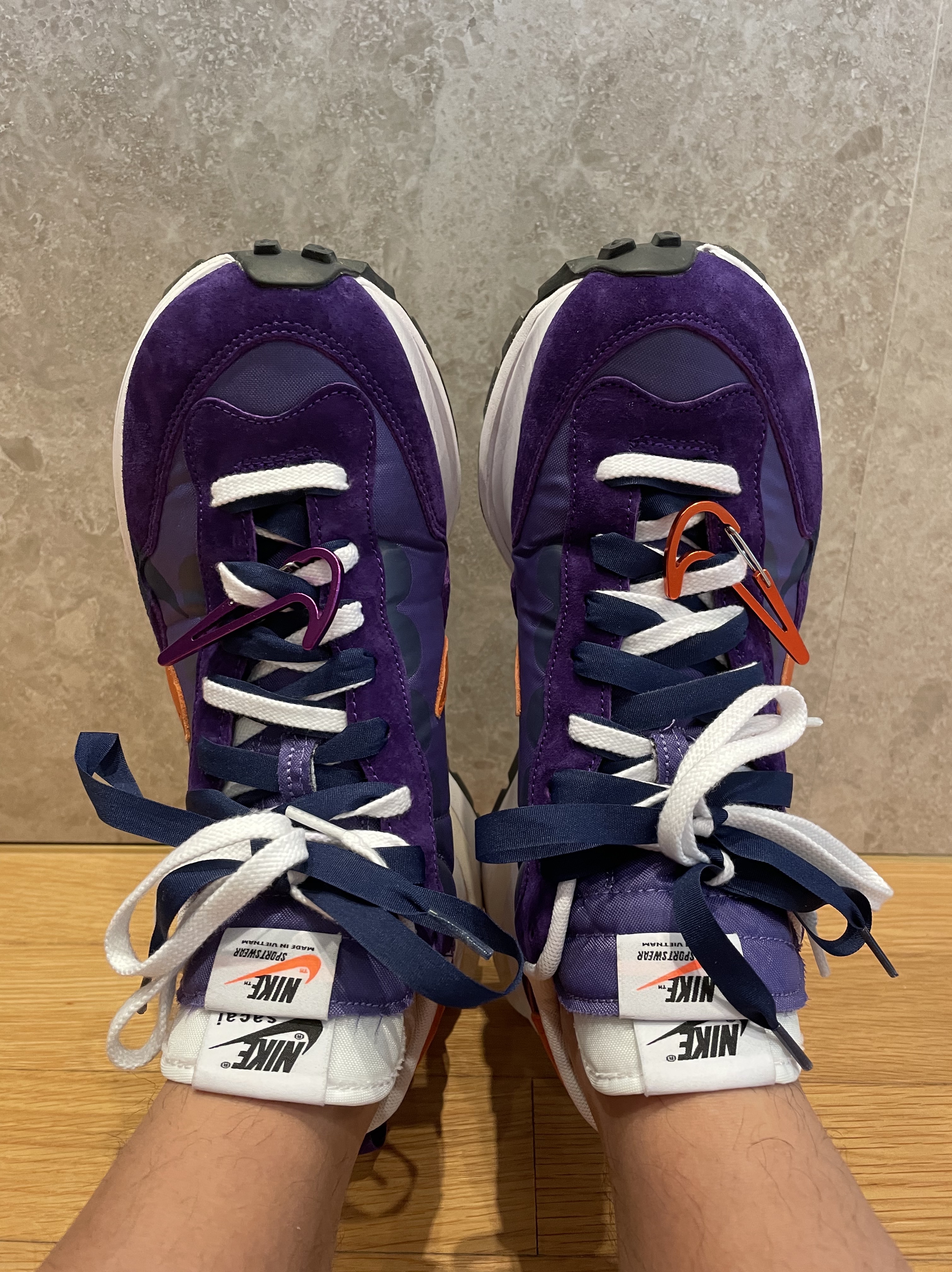 Nike x Sacai VaporWaffle Dark Iris 착용 스타일 - 1