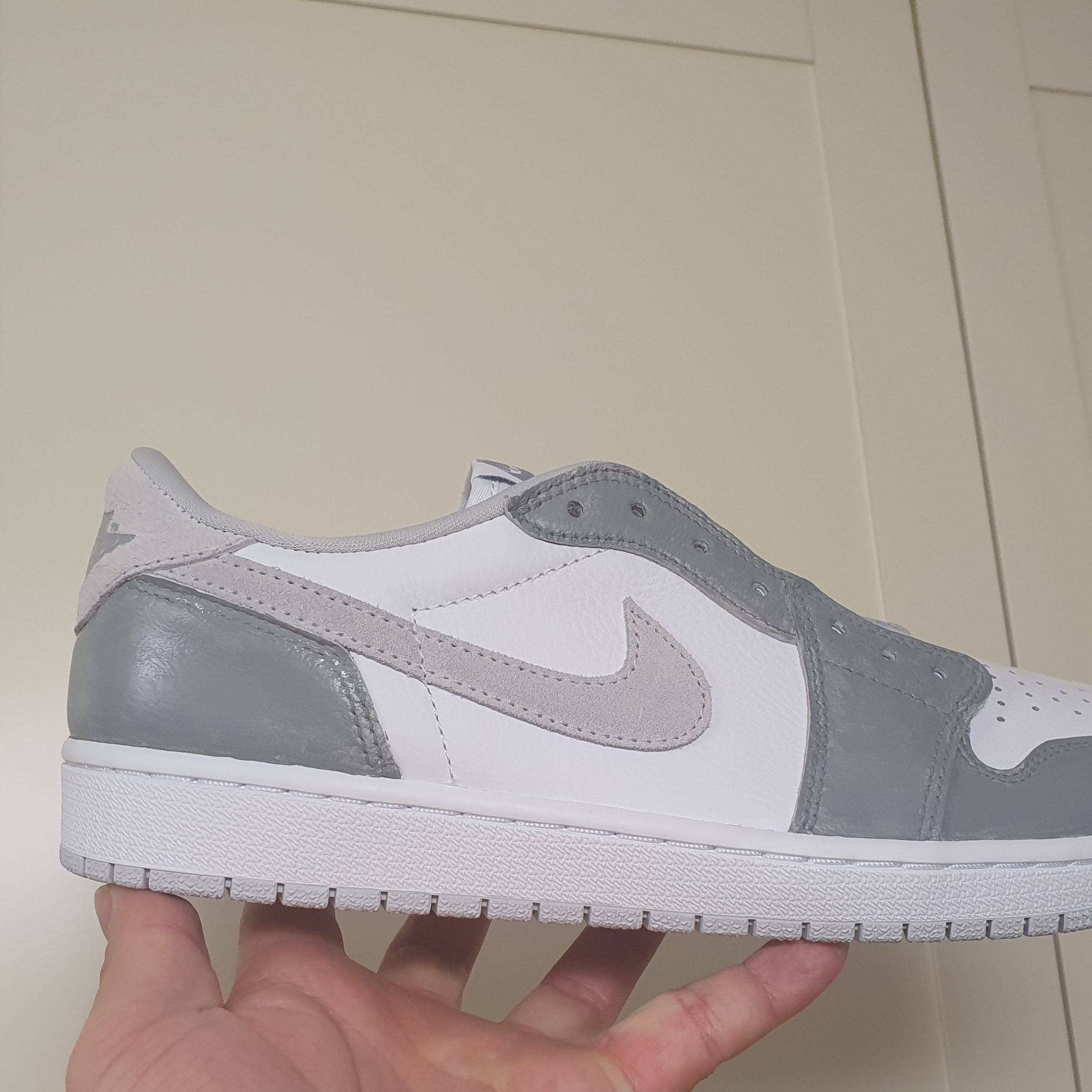 Jordan 1 Low OG Neutral Grey 착용 스타일 - 3