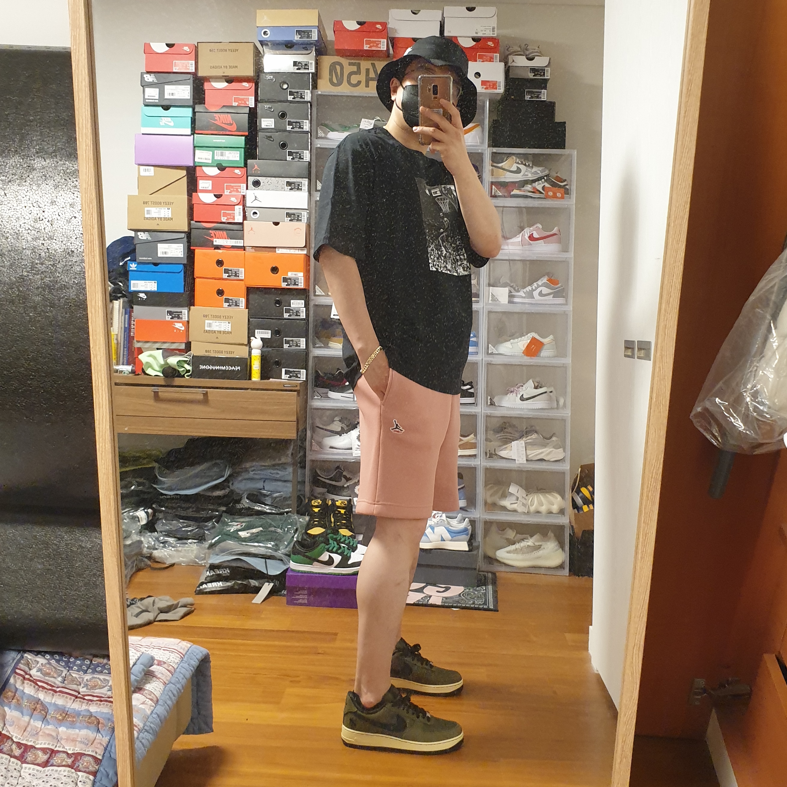 Jordan x Union Reverse Dunk T-Shirt Black, Jordan x Union Leisure Shorts Rust Pink 착용 스타일 - 3