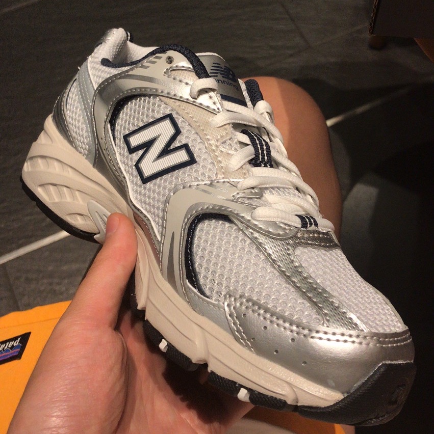 New Balance 530 Steel Grey 착용 스타일