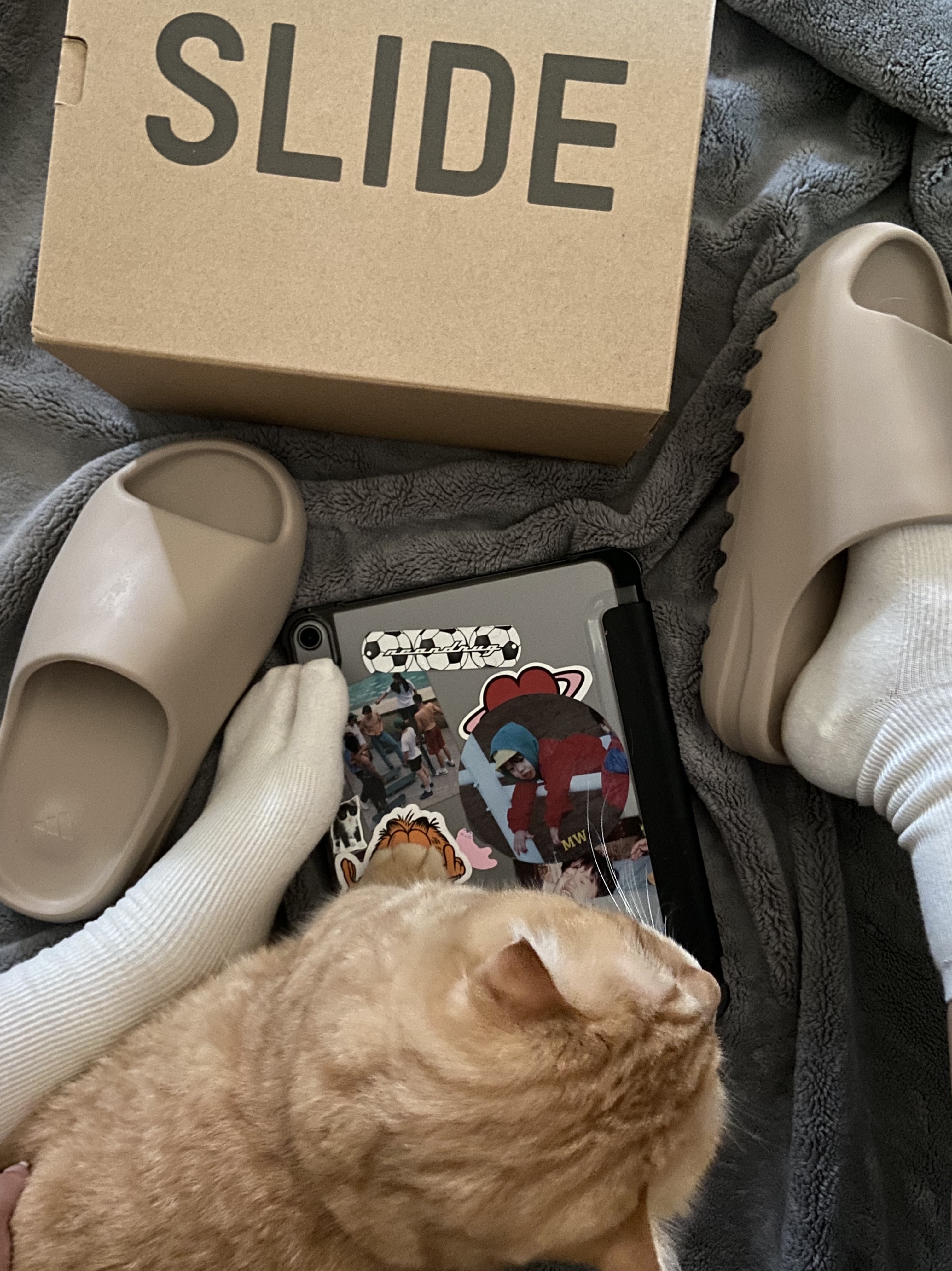 Adidas Yeezy Slide Pure 착용 스타일 - 3