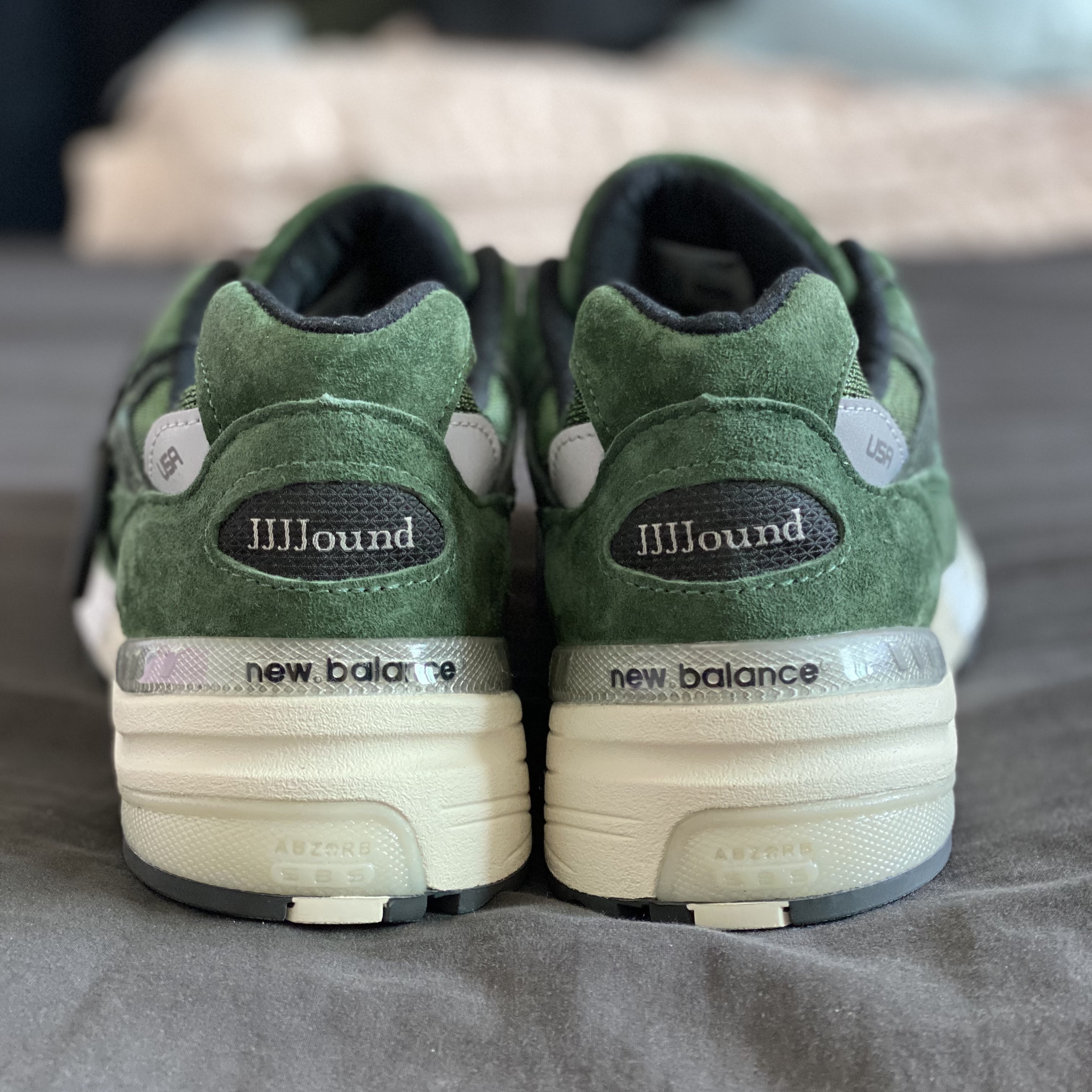 New Balance x JJJJound 992 Made in USA Mossy Green 착용 스타일 - 1