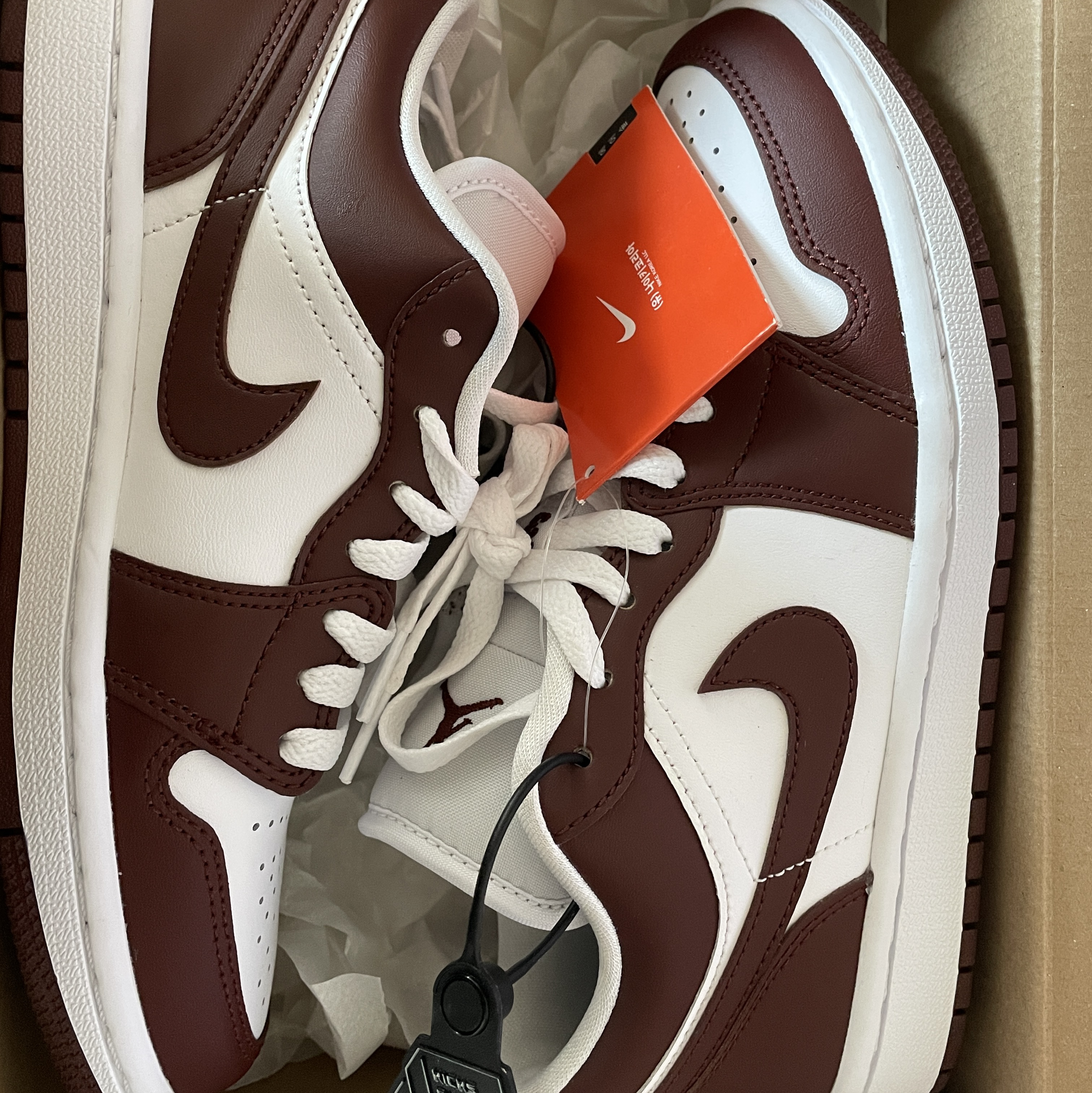 (W) Jordan 1 Low Bronze Eclipse 착용 스타일 - 2