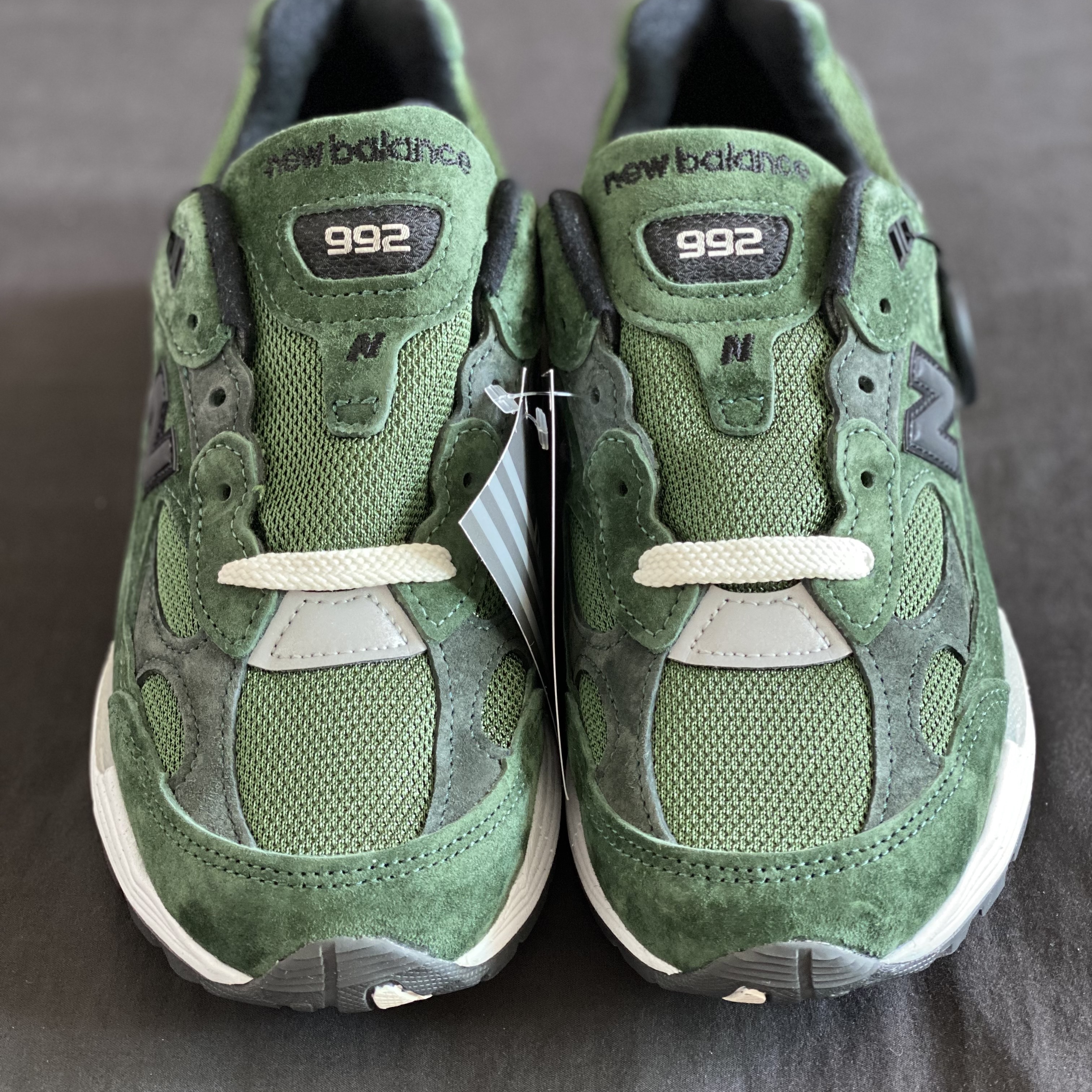 New Balance x JJJJound 992 Made in USA Mossy Green 착용 스타일 - 2