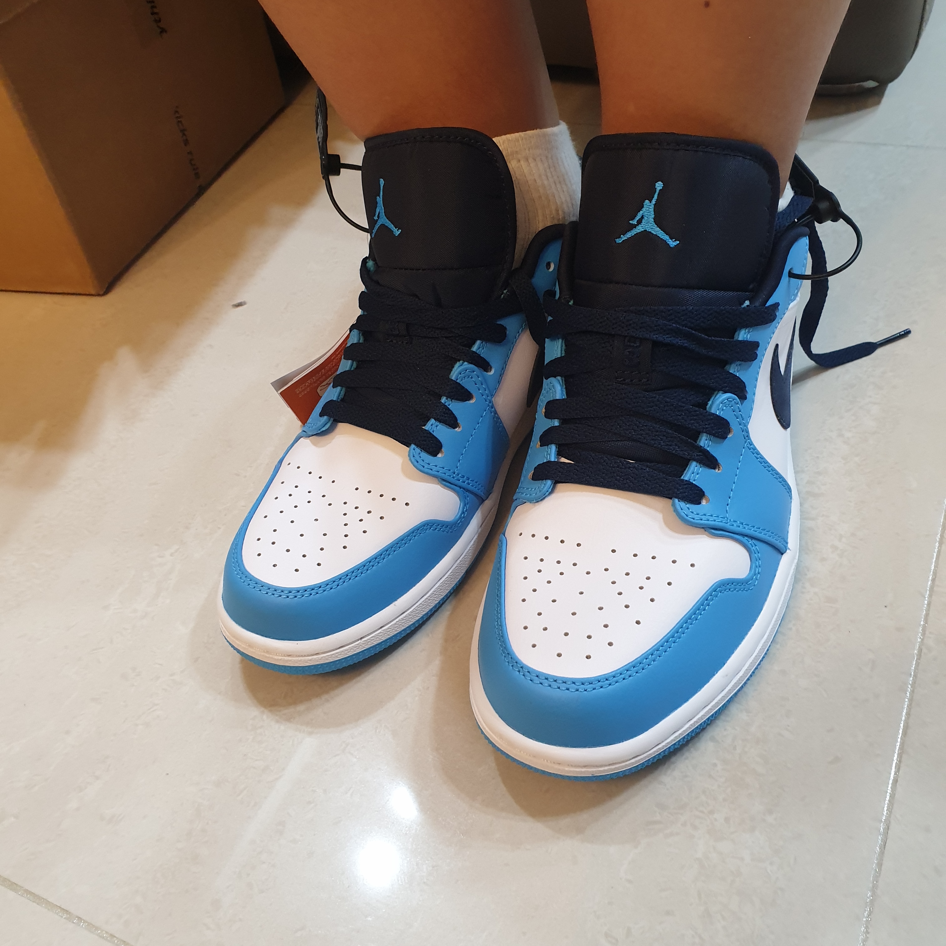 Jordan 1 Low Dark Powder Blue 착용 스타일