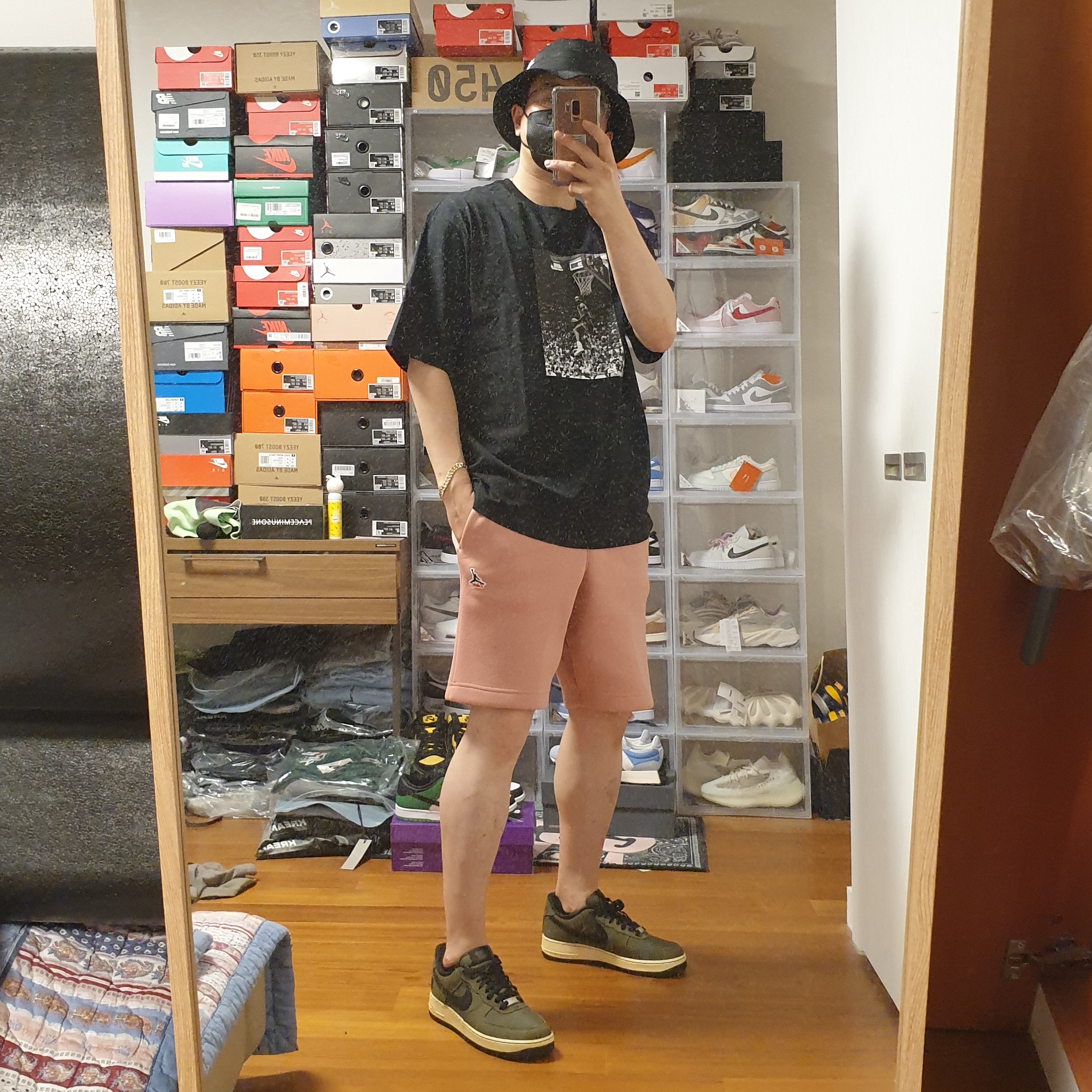 Jordan x Union Reverse Dunk T-Shirt Black, Jordan x Union Leisure Shorts Rust Pink 착용 스타일 - 1