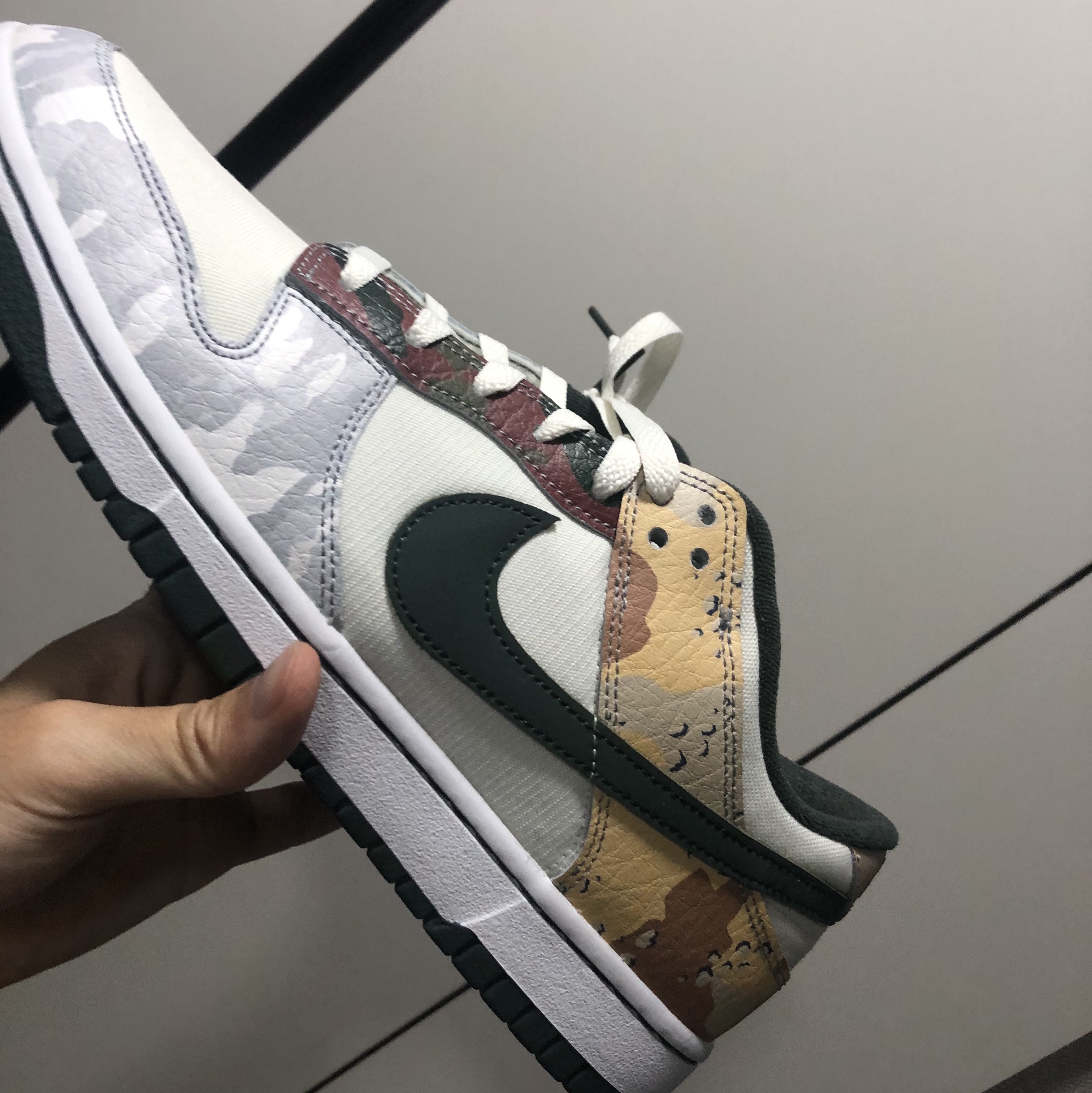 Nike Dunk Low SE Sail Multi Camo 착용 스타일