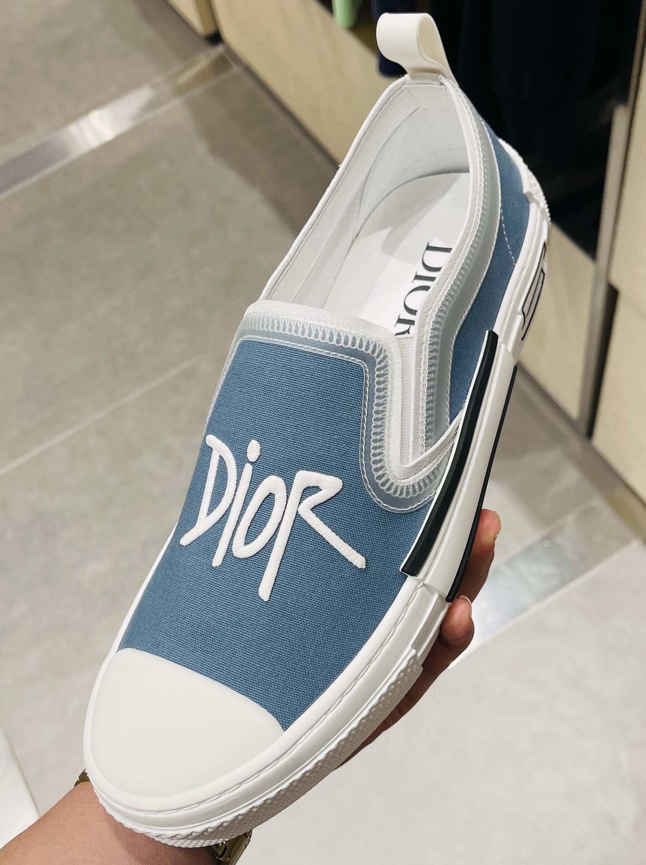Dior x Shawn B23 Slip-On Canvas Blue, Dior x Shawn B23 Slip-On Canvas Black 착용 스타일