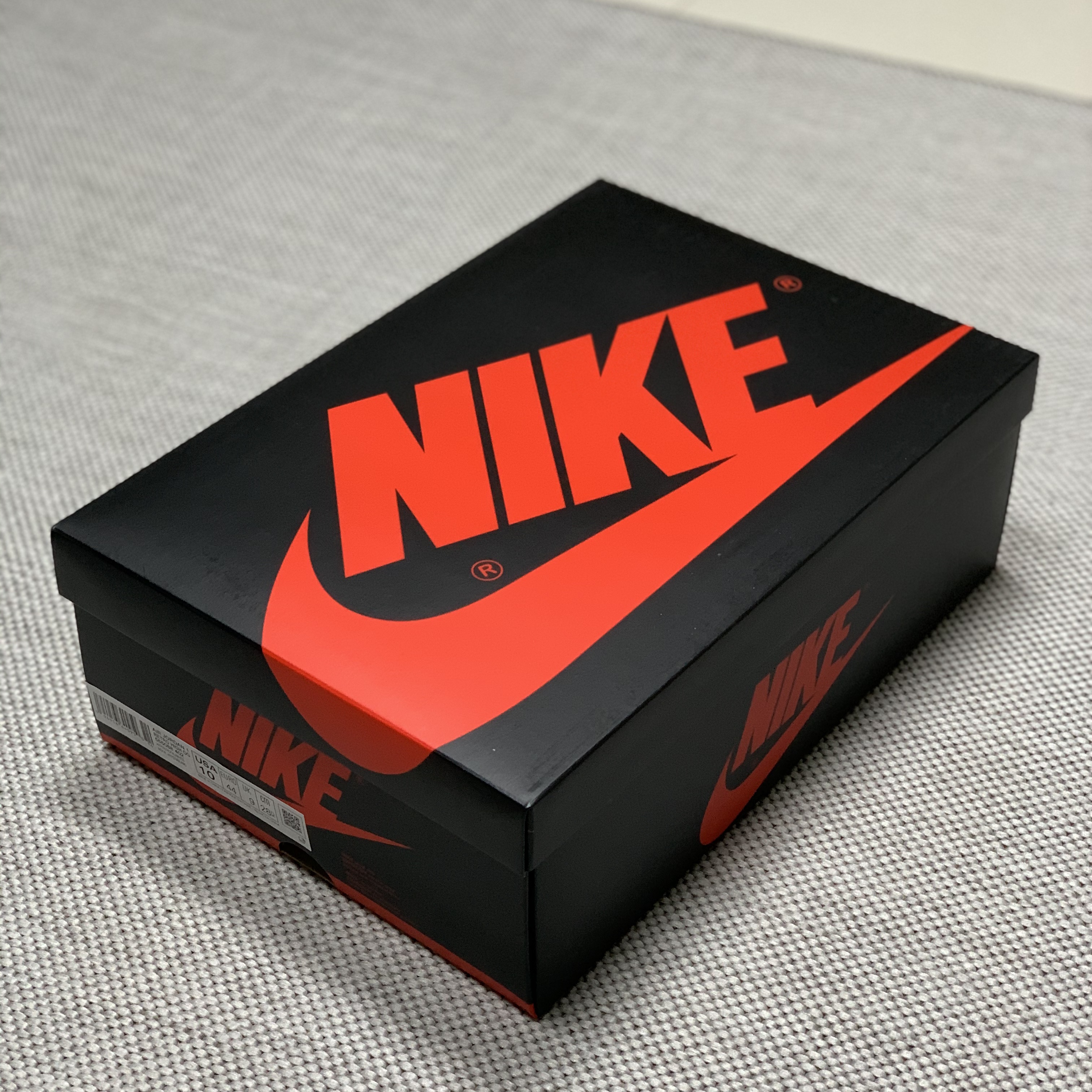 Jordan 1 Retro High OG Hyper Royal 착용 스타일 - 1