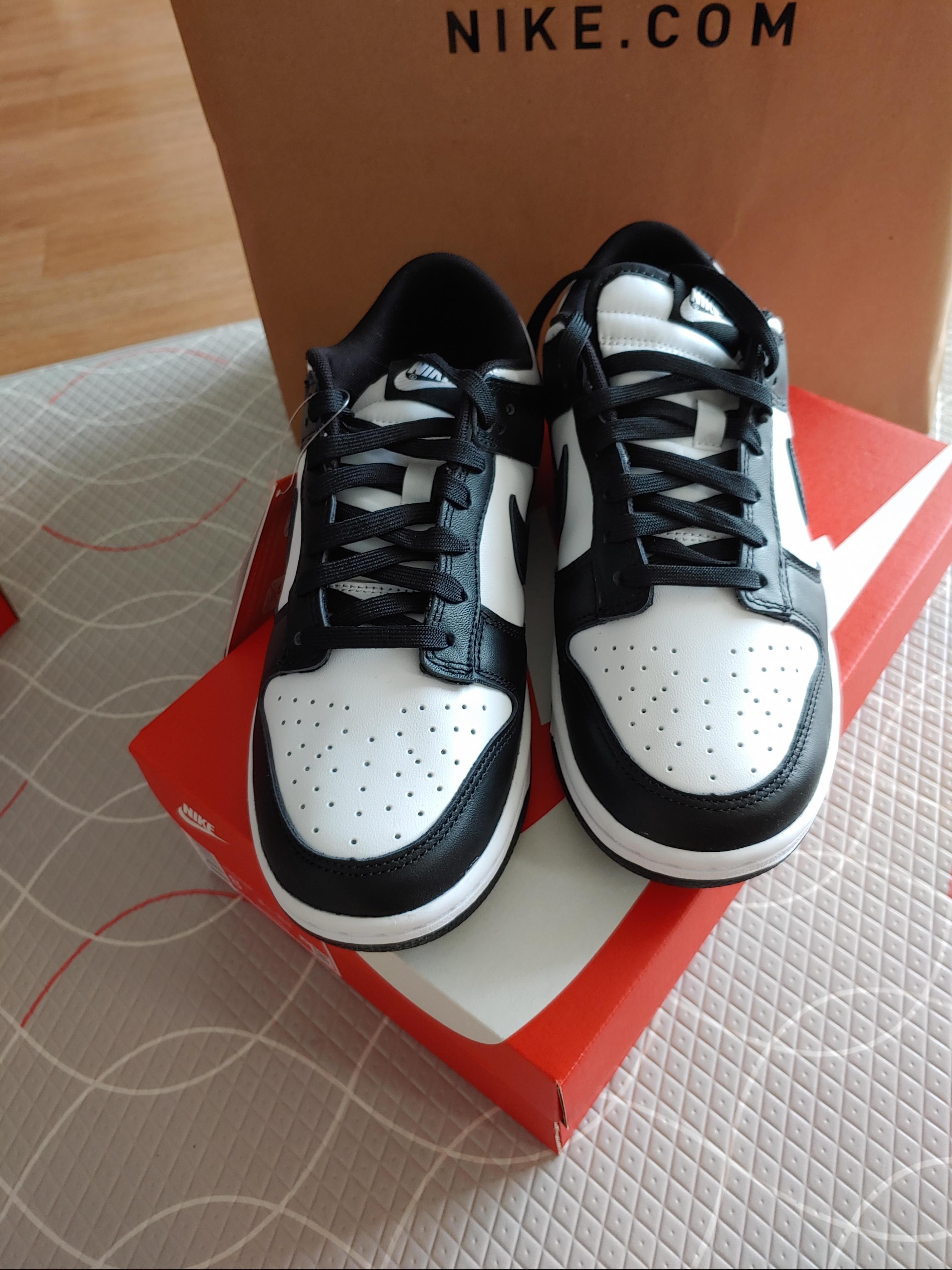 Nike Dunk Low Retro Black 착용 스타일 - 1