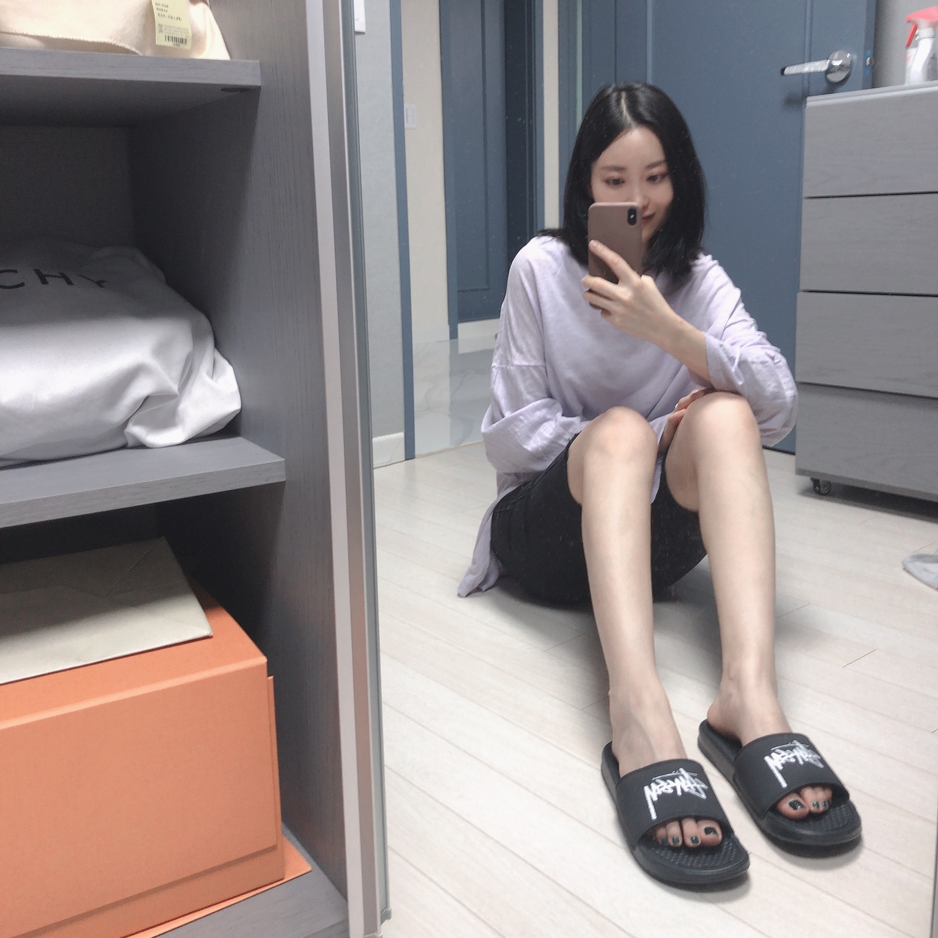Nike x Stussy Benassi Slide Black 착용 스타일 - 1