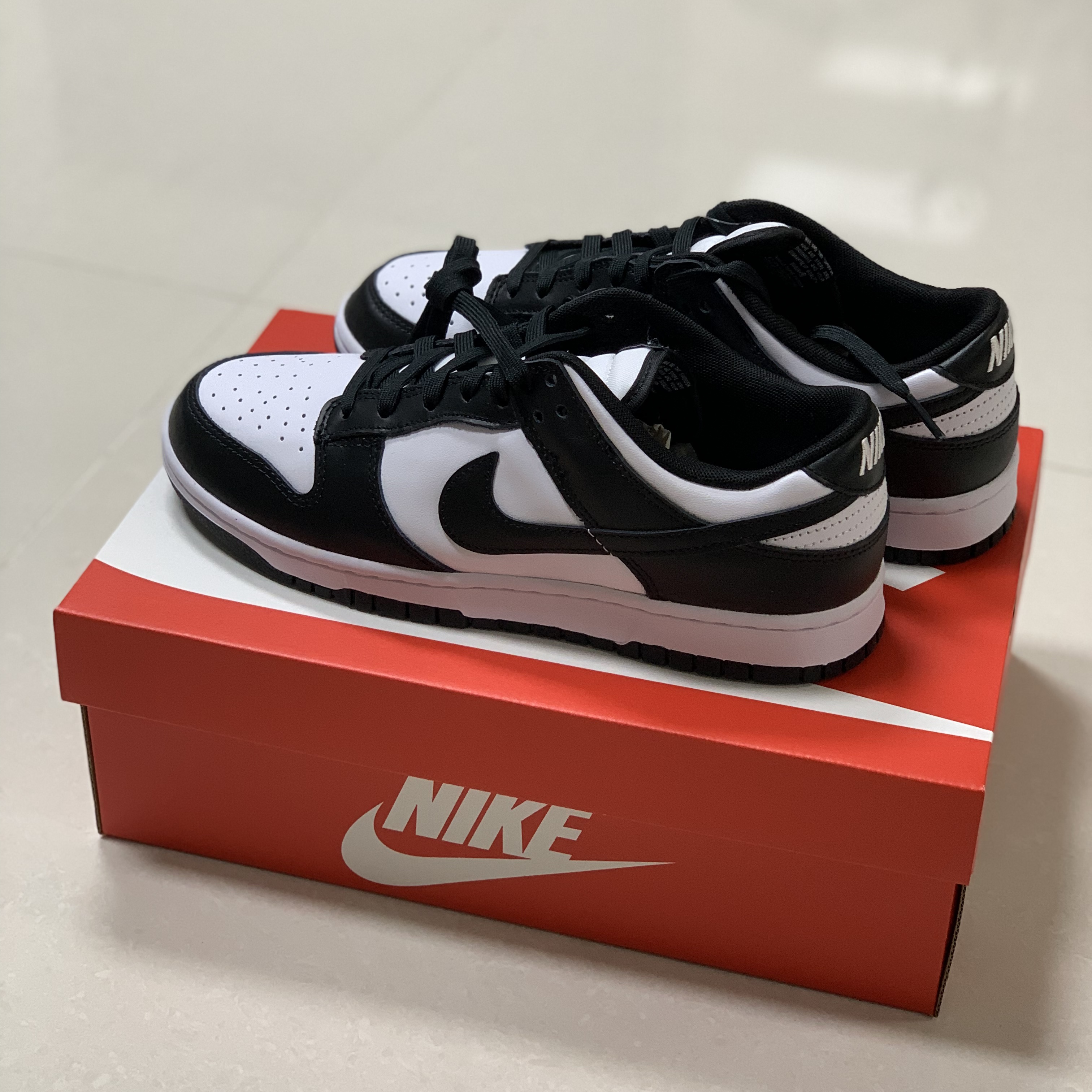 Nike Dunk Low Retro Black 착용 스타일 - 2