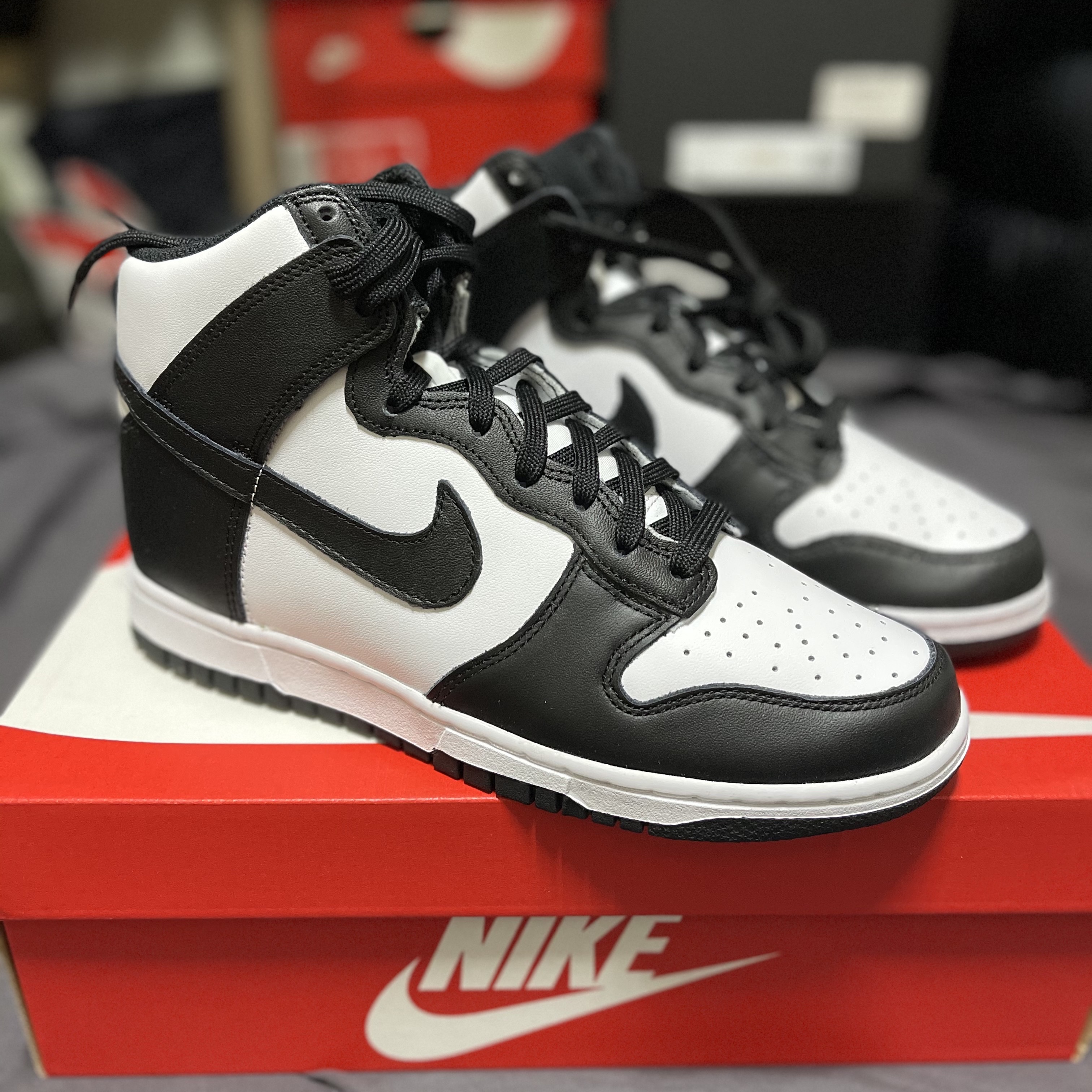 Nike Dunk High Retro Black and White 착용 스타일
