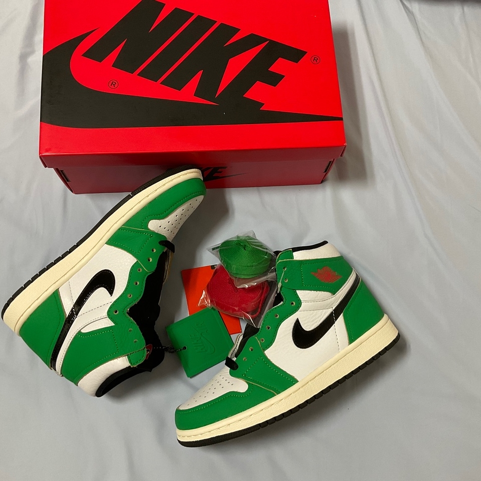 (W) Jordan 1 Retro High OG Lucky Green 착용 스타일 - 1
