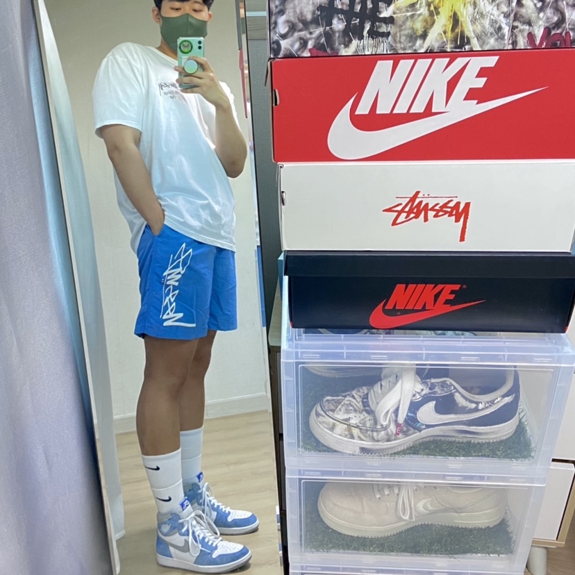 Stussy California '68 T-Shirt White, Nike x Matthew M Williams NRG Socks White 착용 스타일