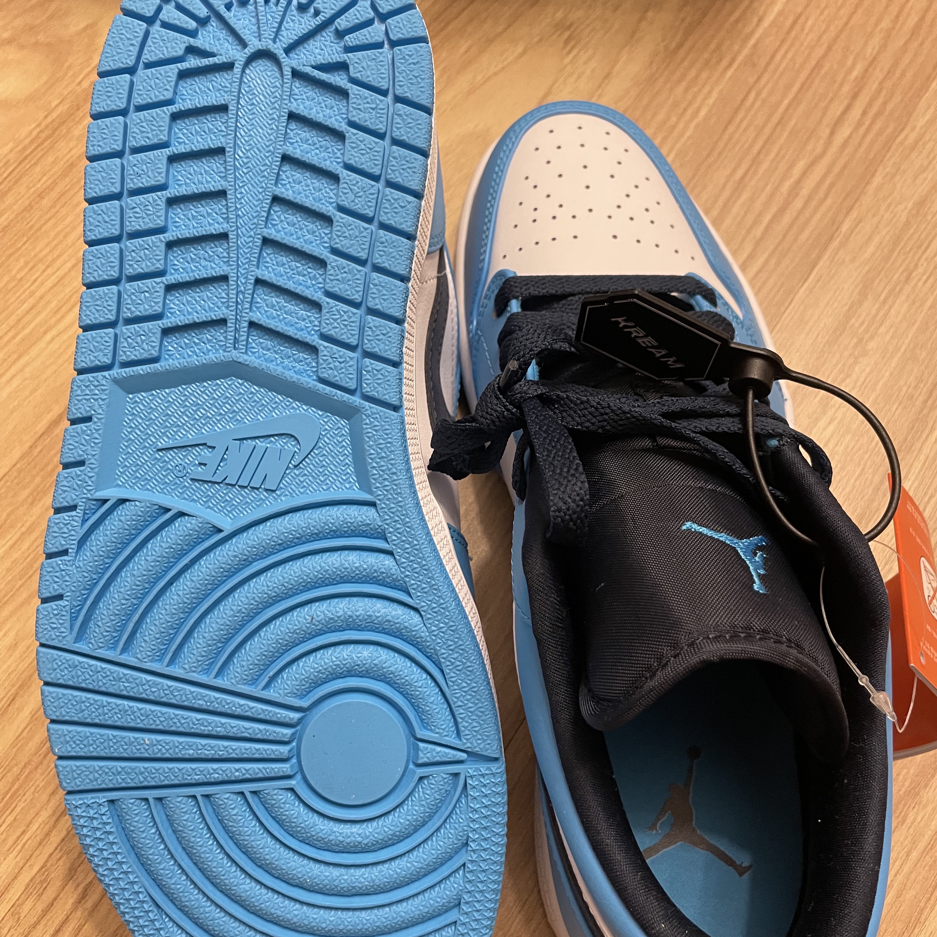 Jordan 1 Low Dark Powder Blue 착용 스타일 - 5