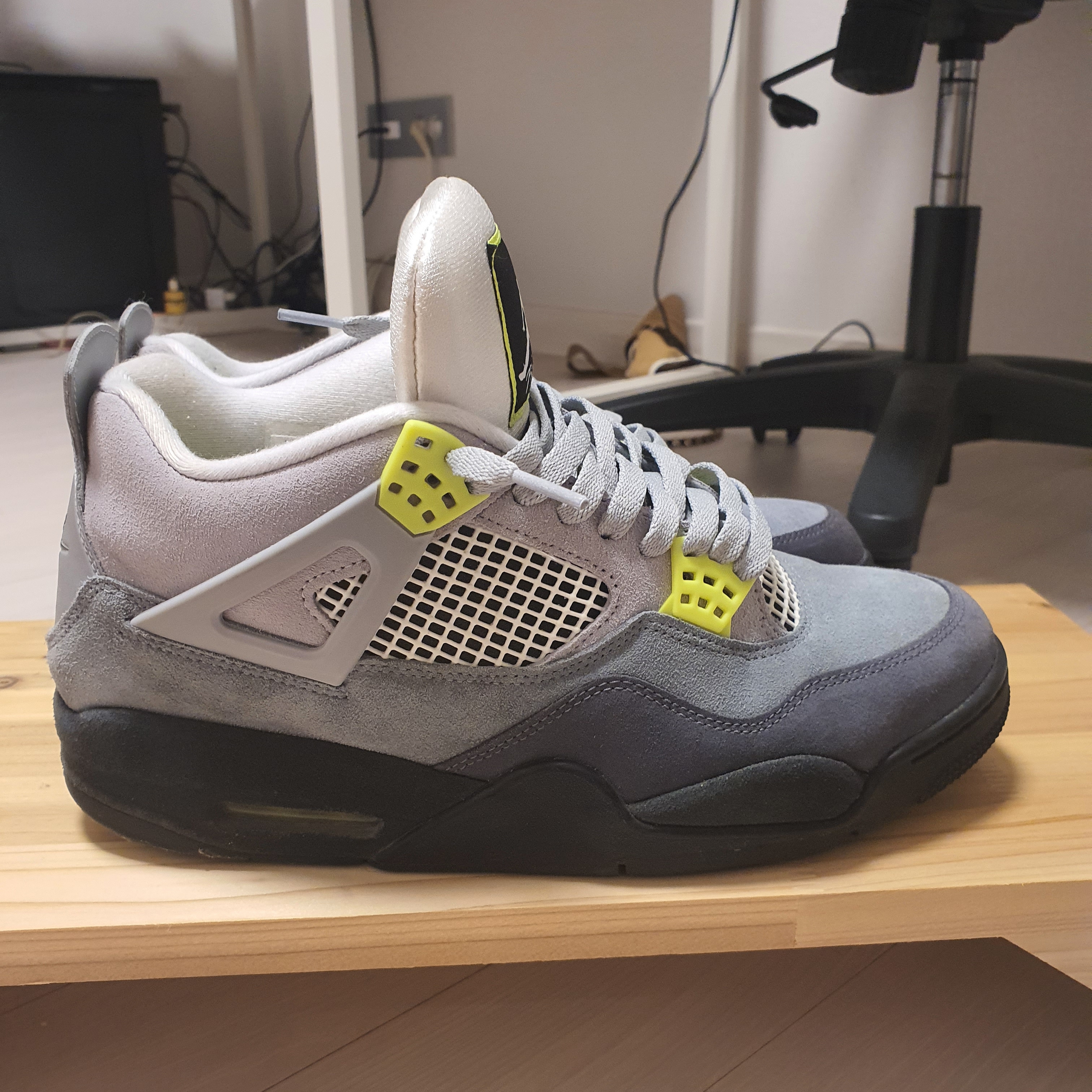 Jordan 4 Retro SE Neon 95 착용 스타일 - 3