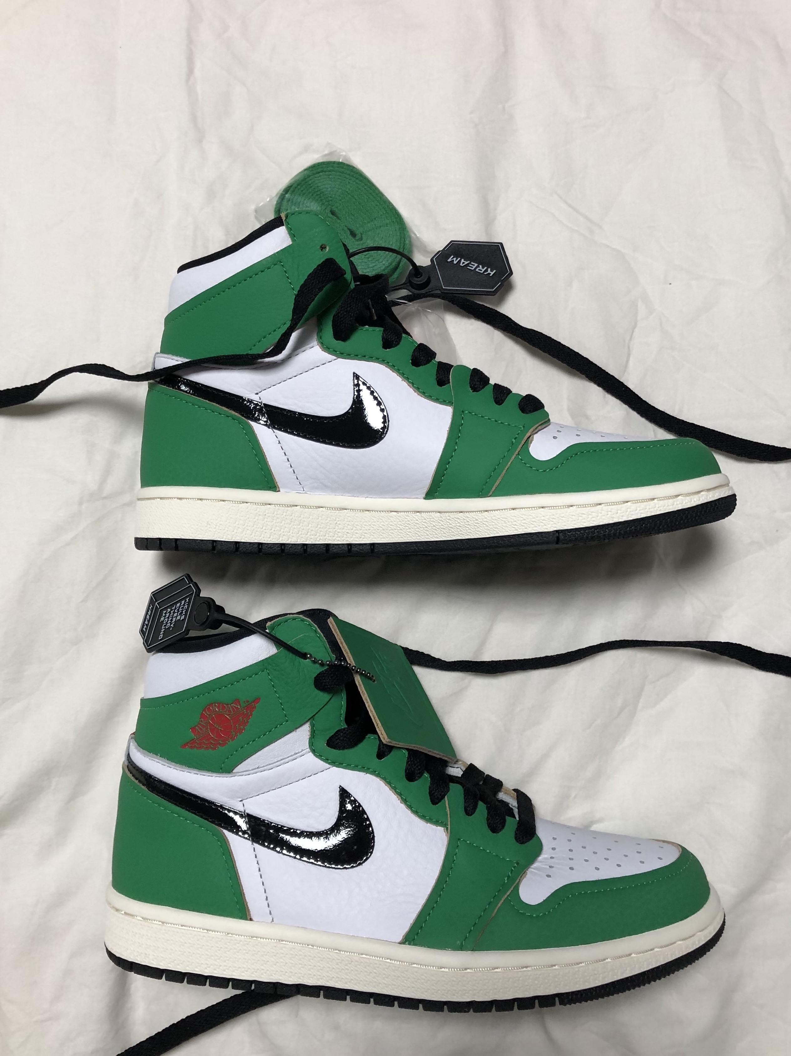 (W) Jordan 1 Retro High OG Lucky Green 착용 스타일 - 1