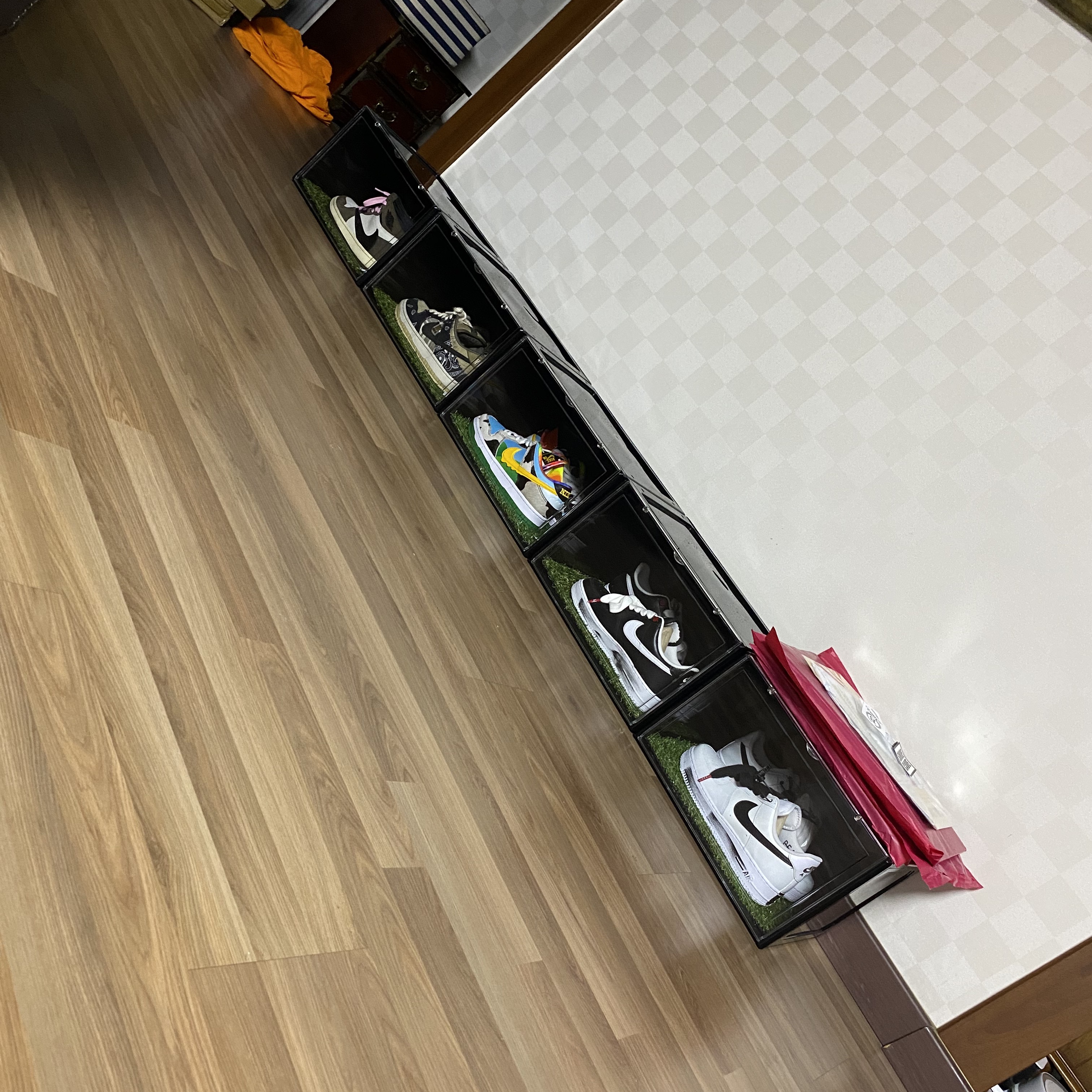 Jordan 1 x Travis Scott Retro High OG SP Mocha, Nike x Travis Scott SB Dunk Low 착용 스타일