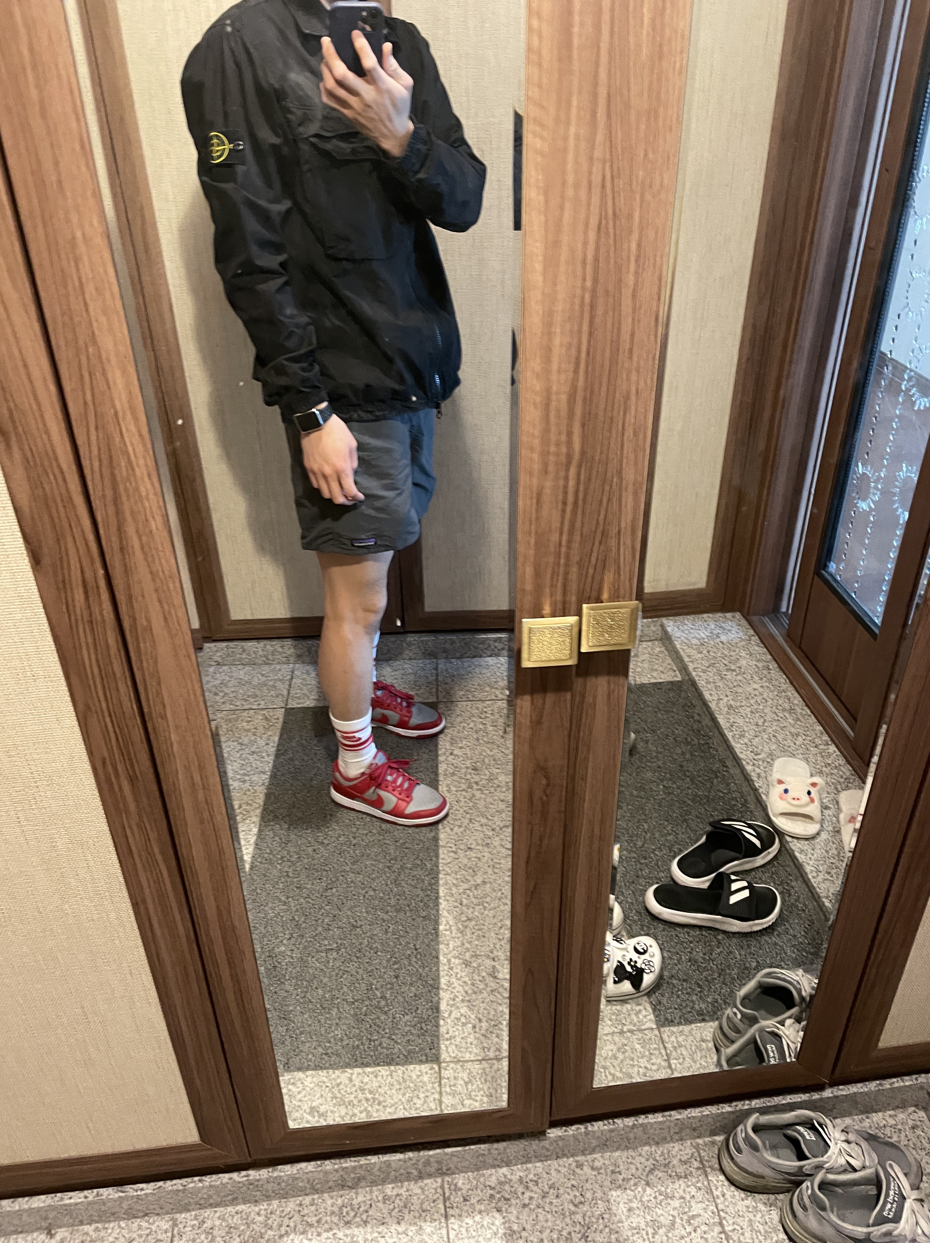 Stone Island 117WN T.CO+OLD Overshirt Black - 21SS, Nike Dunk Low Retro Medium Grey 착용 스타일