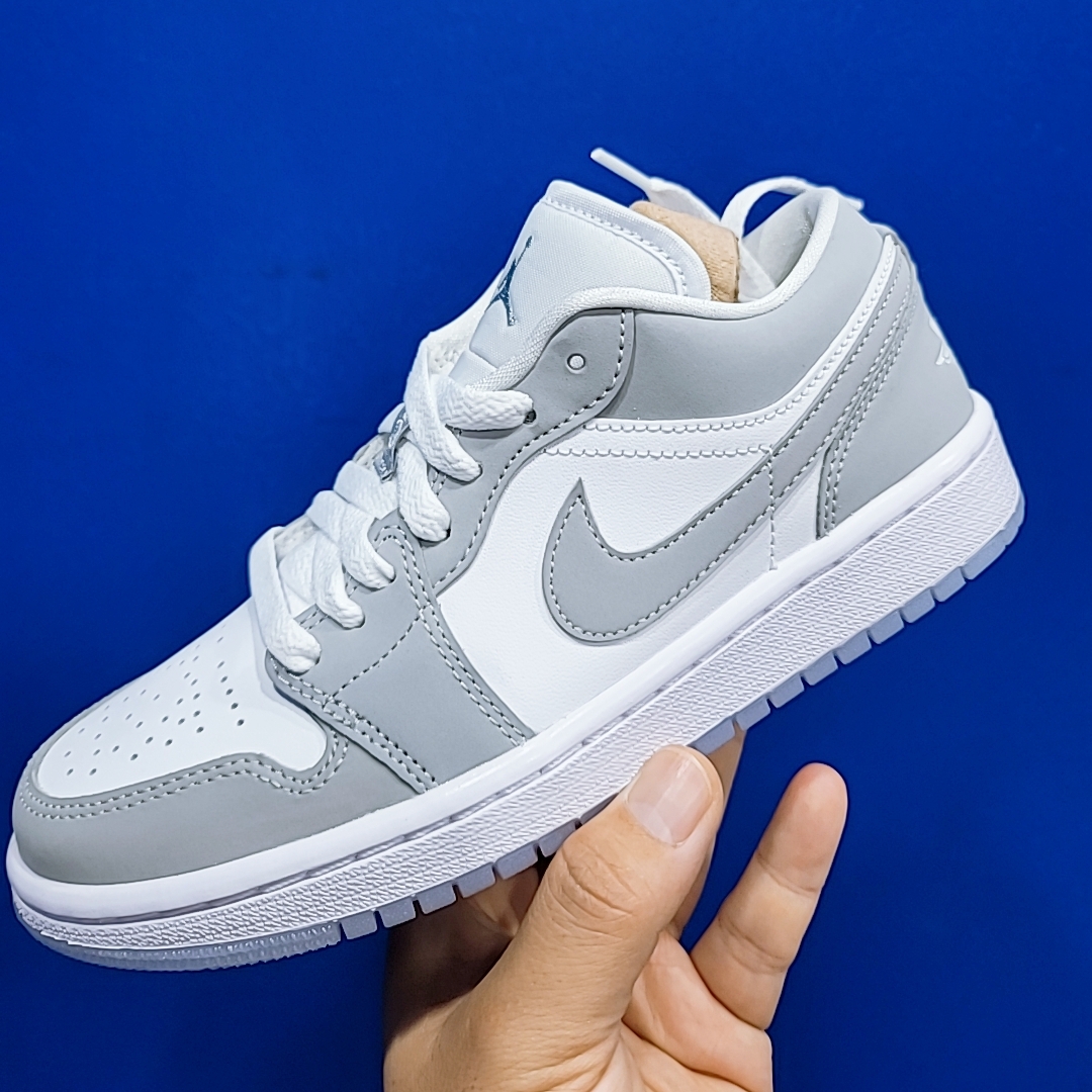 (W) Jordan 1 Low White Wolf Grey 착용 스타일 - 2