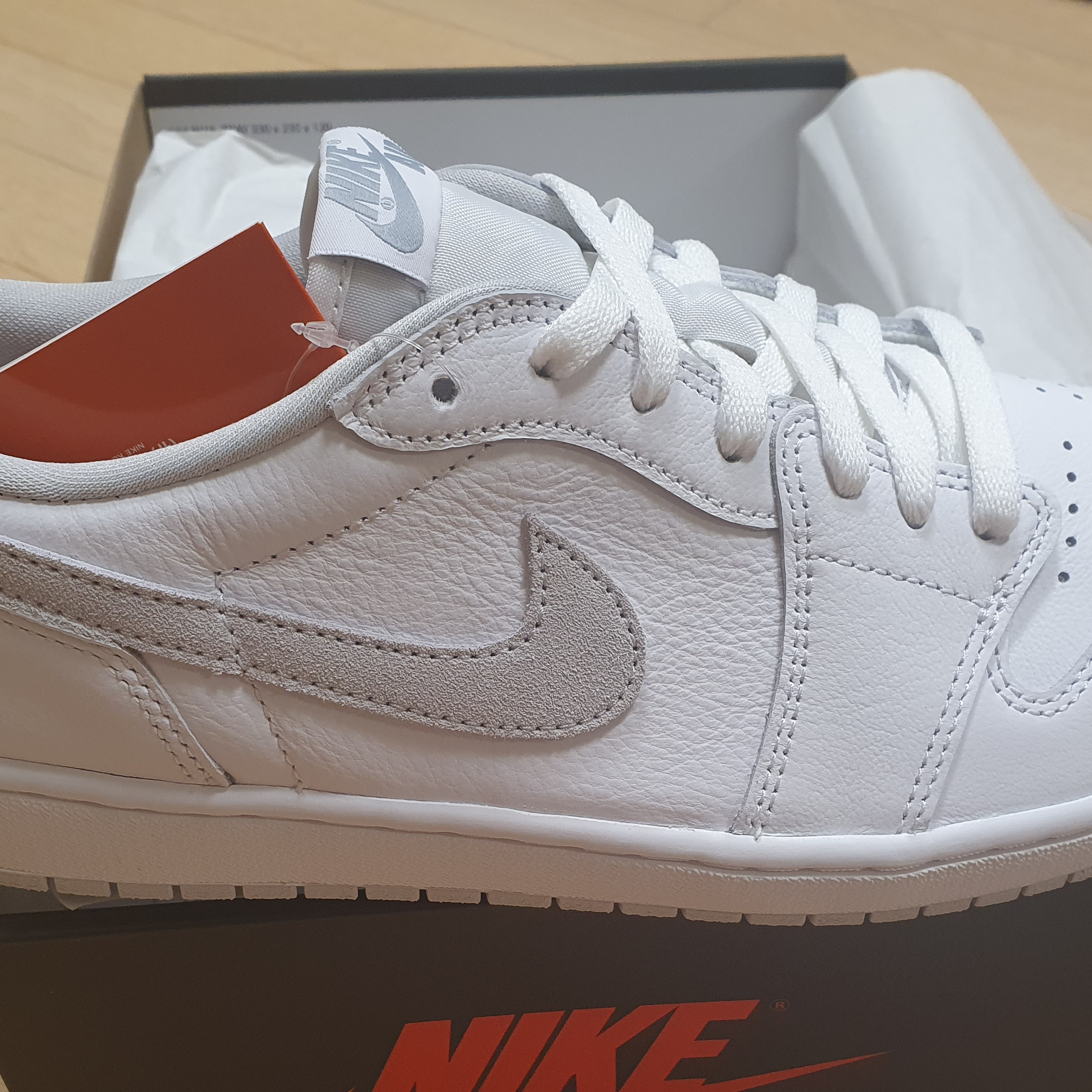 Jordan 1 Low OG Neutral Grey 착용 스타일 - 2