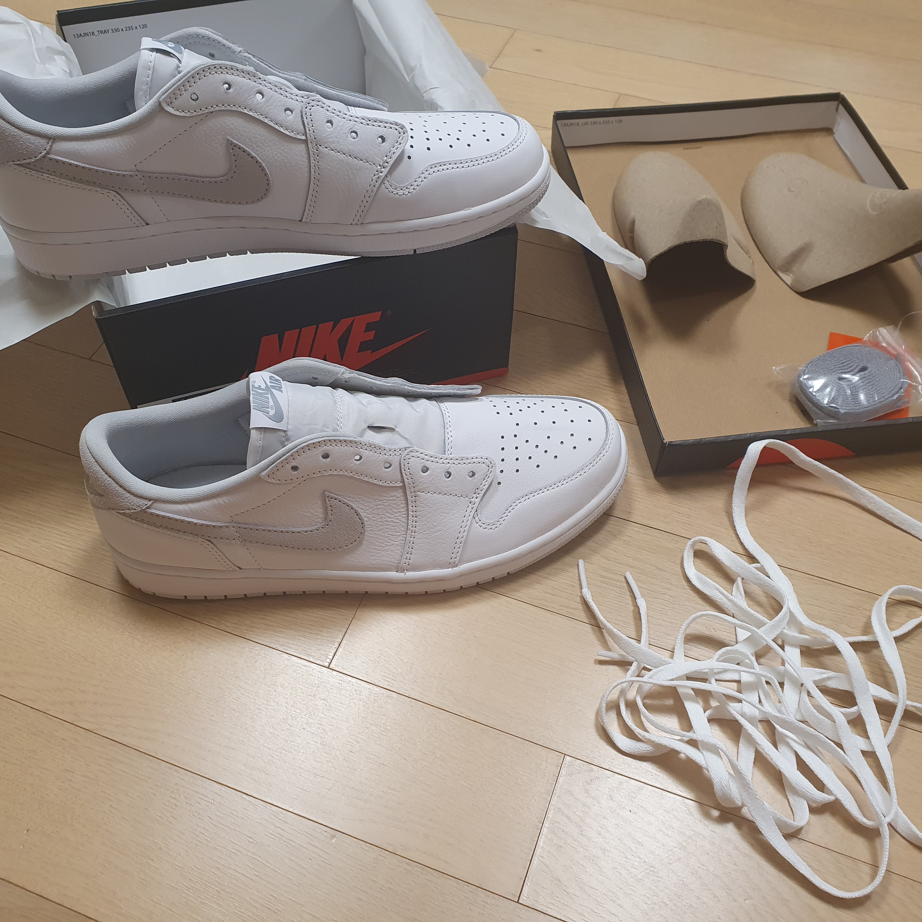 Jordan 1 Low OG Neutral Grey 착용 스타일 - 1
