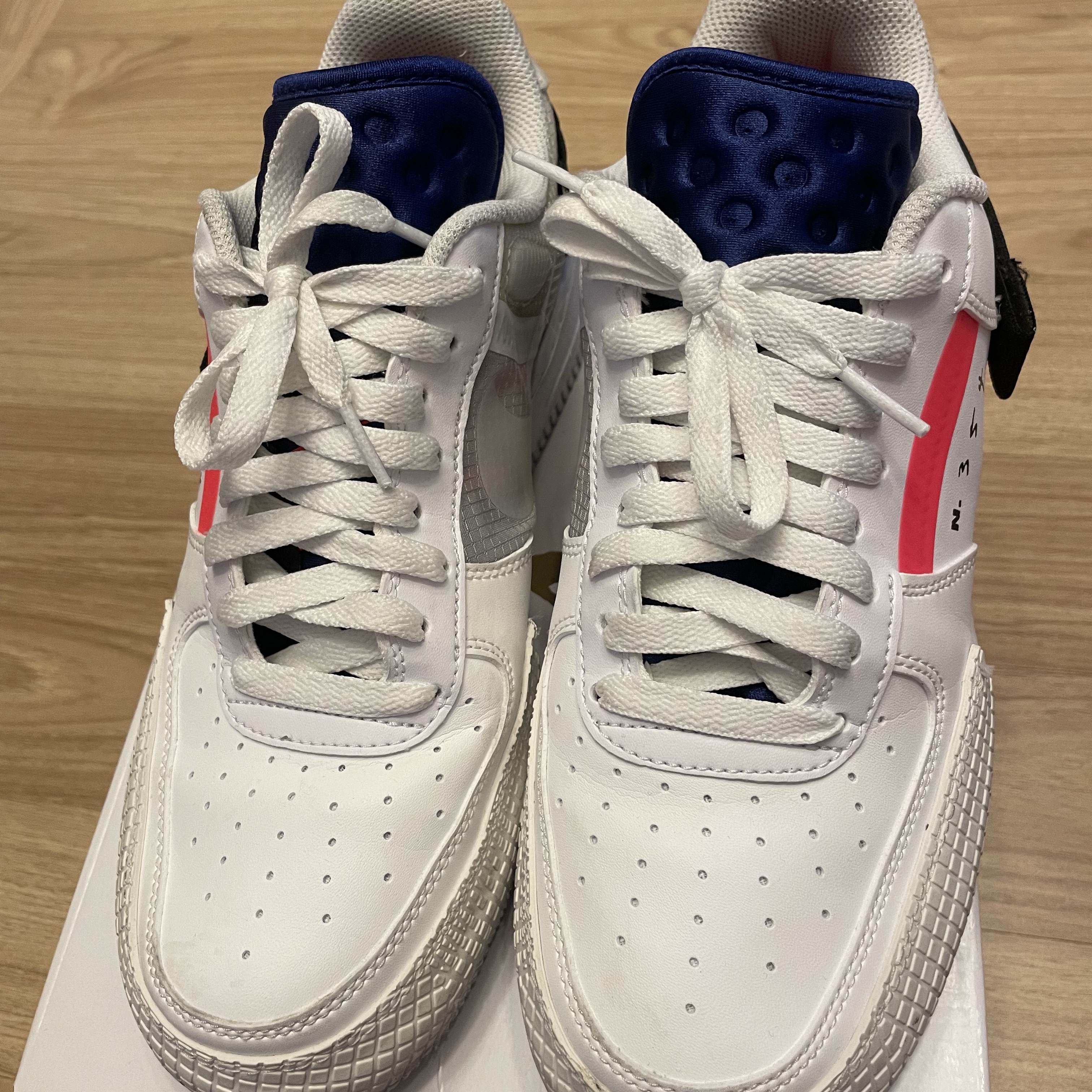 Nike Air Force 1 Type 착용 스타일 - 1
