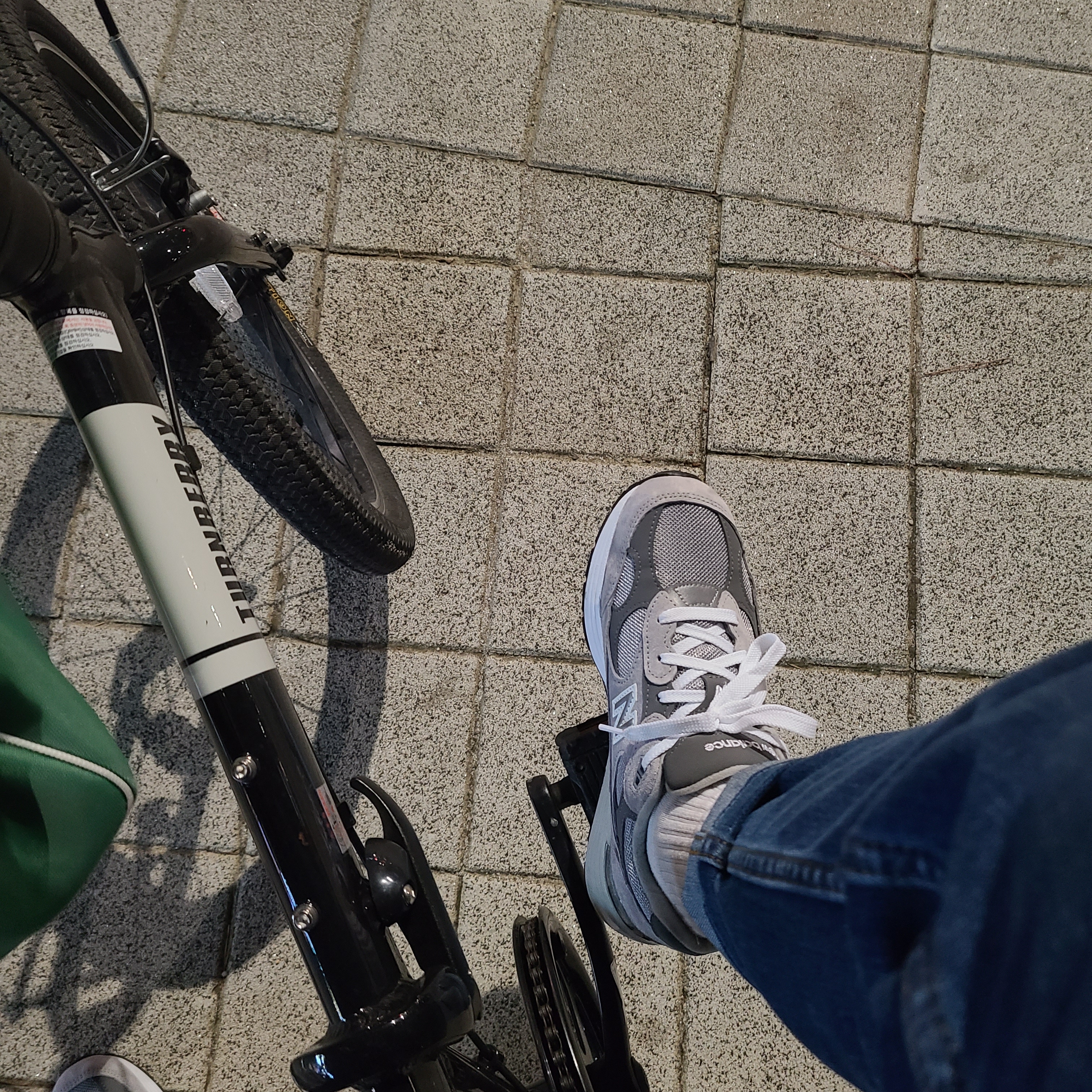 New Balance 992 Made in USA Grey - D Standard, New Balance 990v4 Made in USA Grey - D Standard 착용 스타일 - 2