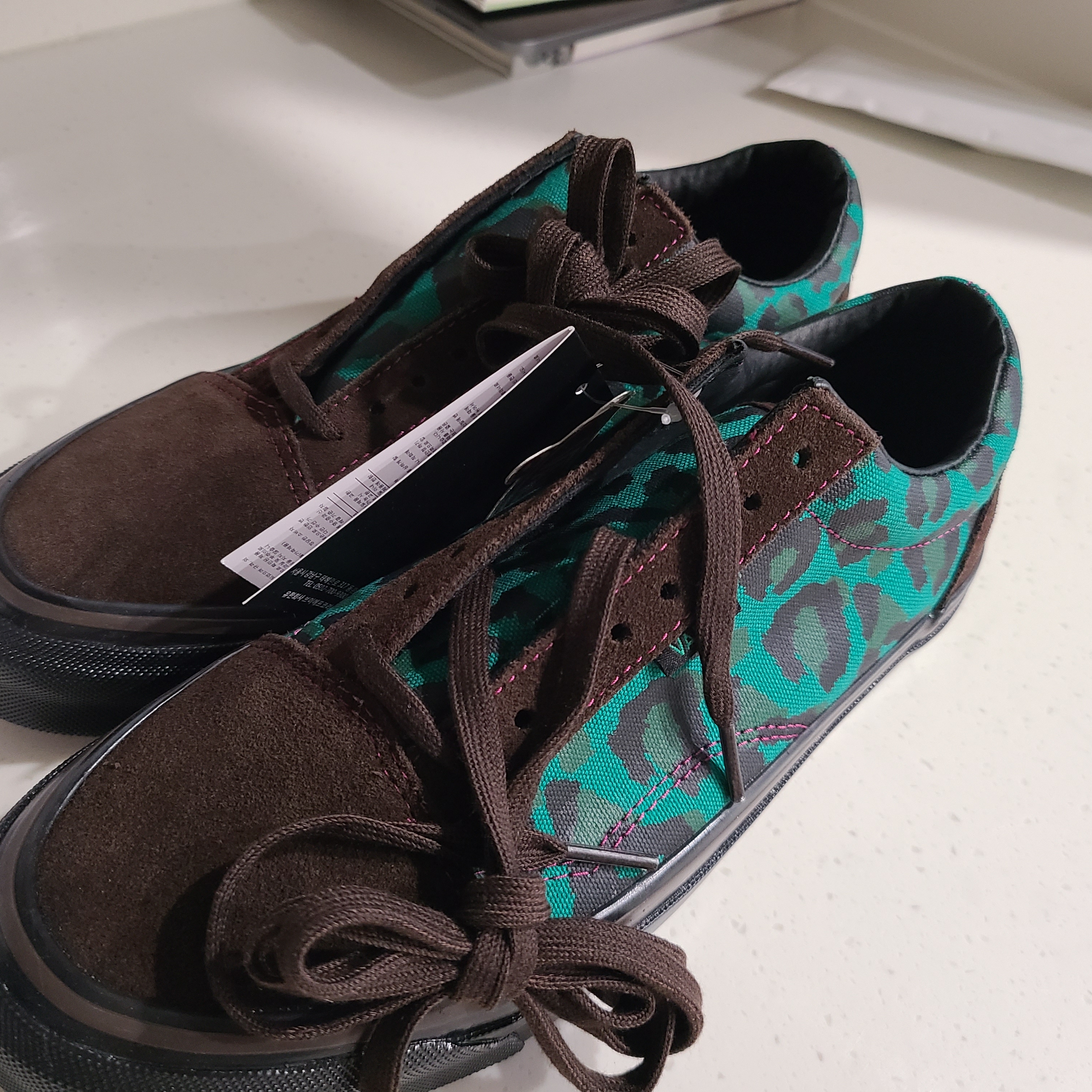 Vans Vault x Stray Rats Old Skool OG NS LX Black Green 착용 스타일 - 4