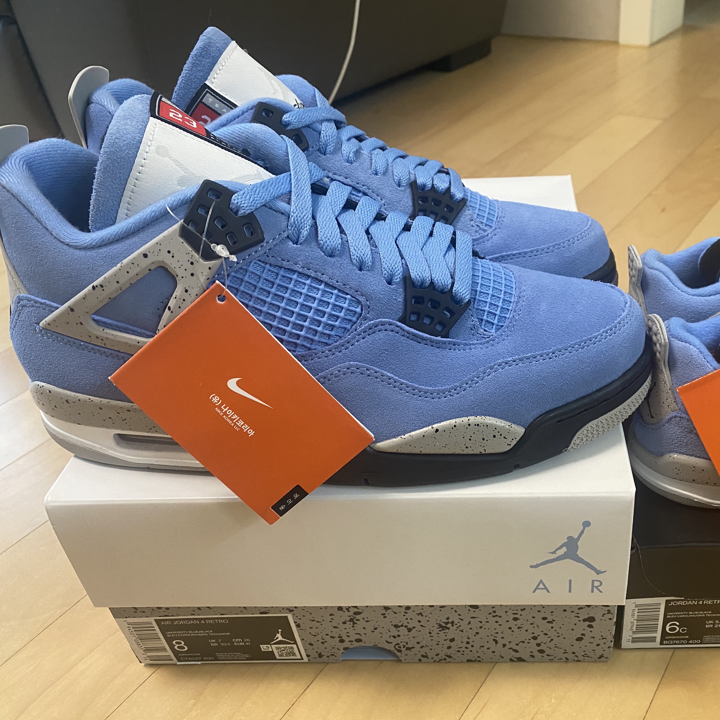 Jordan 4 Retro University Blue 착용 스타일 - 2