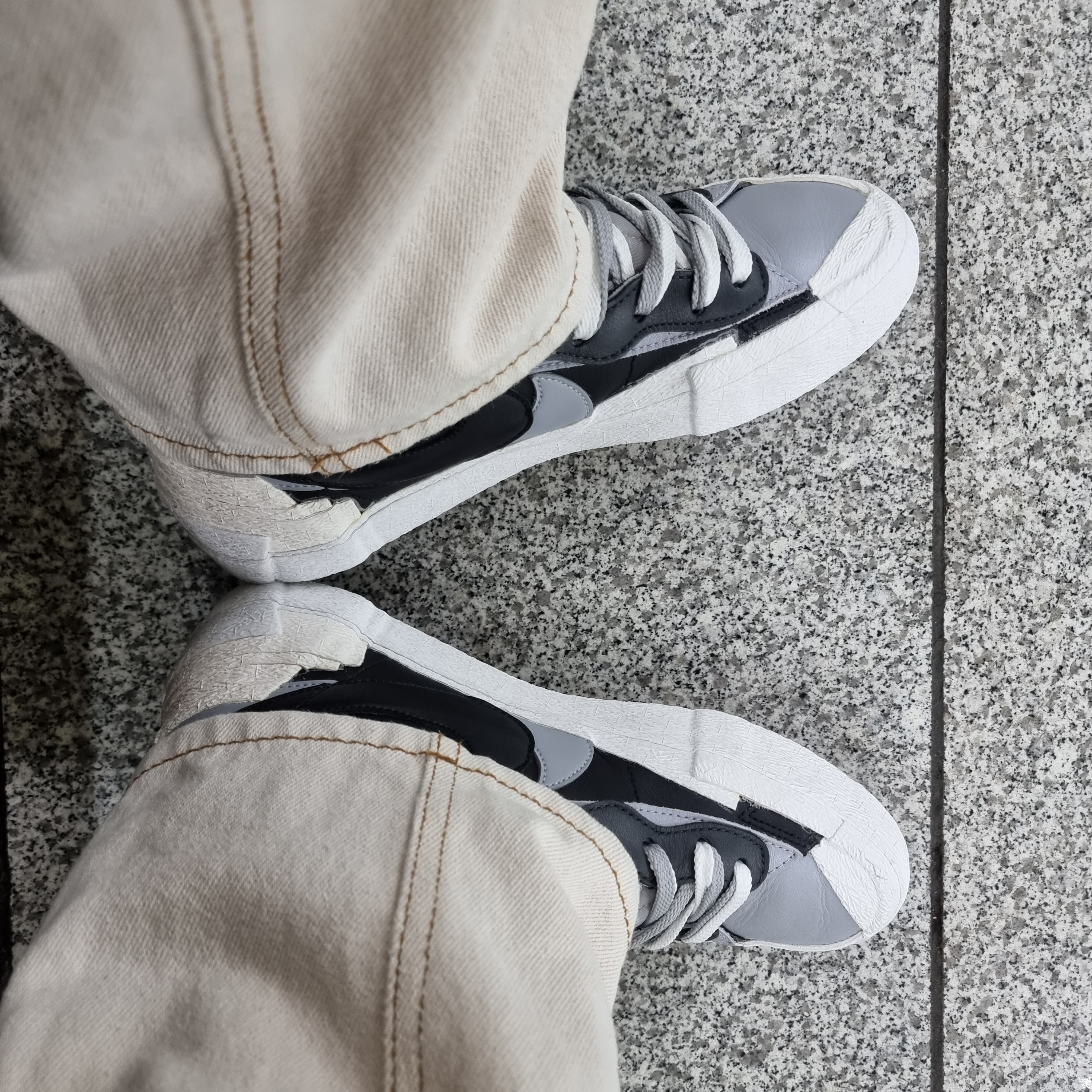 Nike x Sacai Blazer Mid Black Grey 착용 스타일