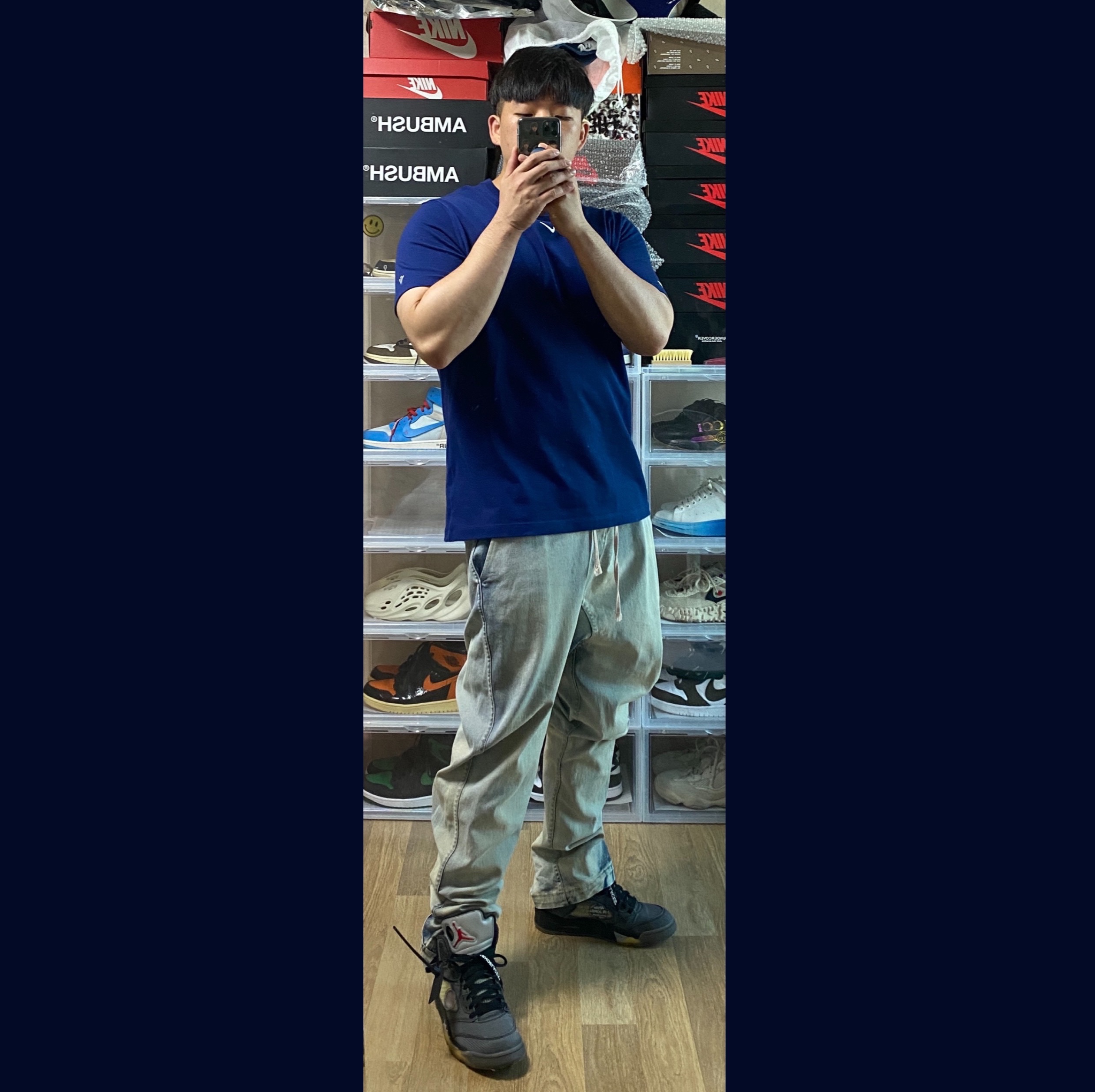 Jordan 5 x Off-White Retro SP Black Muslin, Nike x Drake Nocta Cardinal Stock Essential T-Shirt Navy - US/EU 착용 스타일
