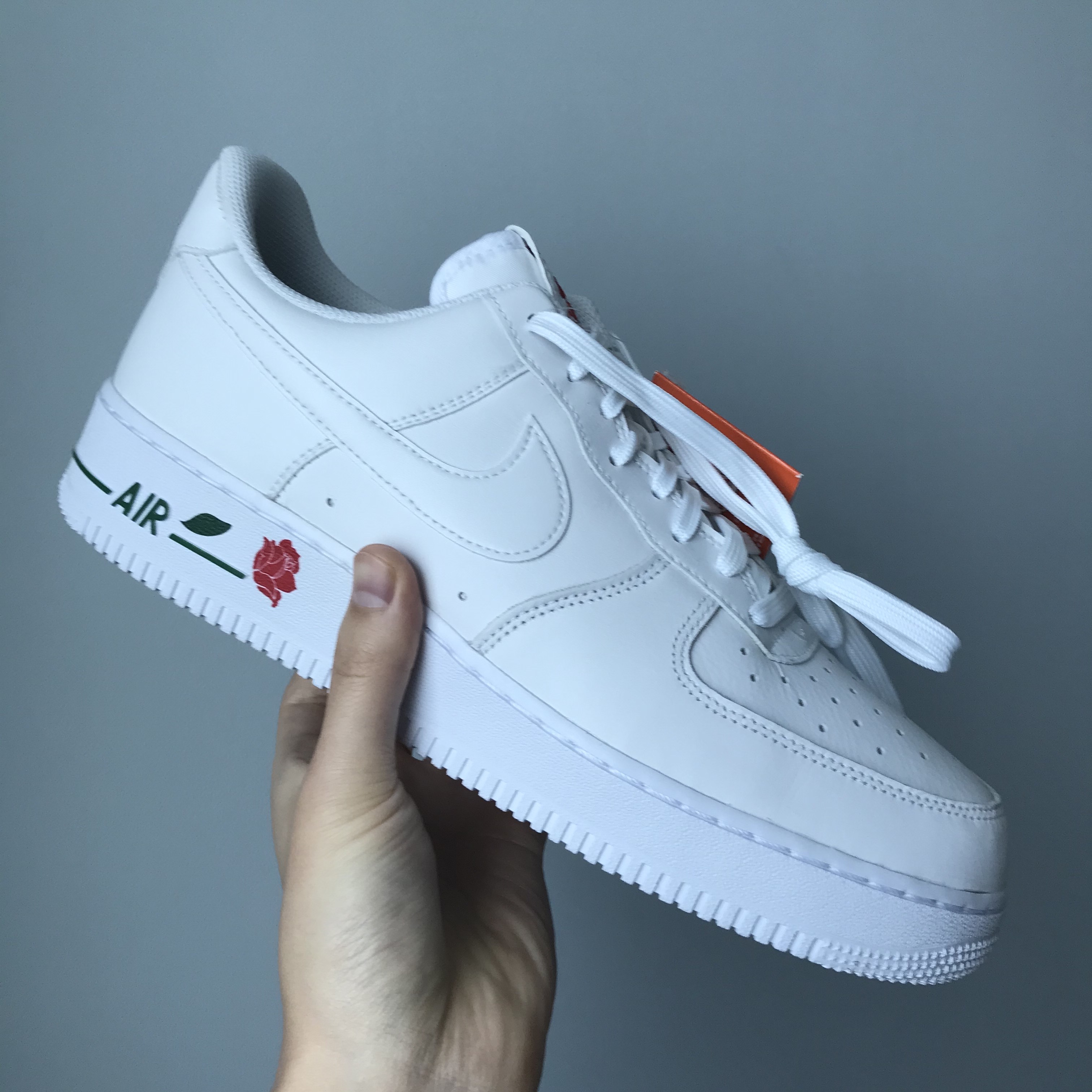 Nike Air Force 1 '07 LX White Bag 착용 스타일 - 1