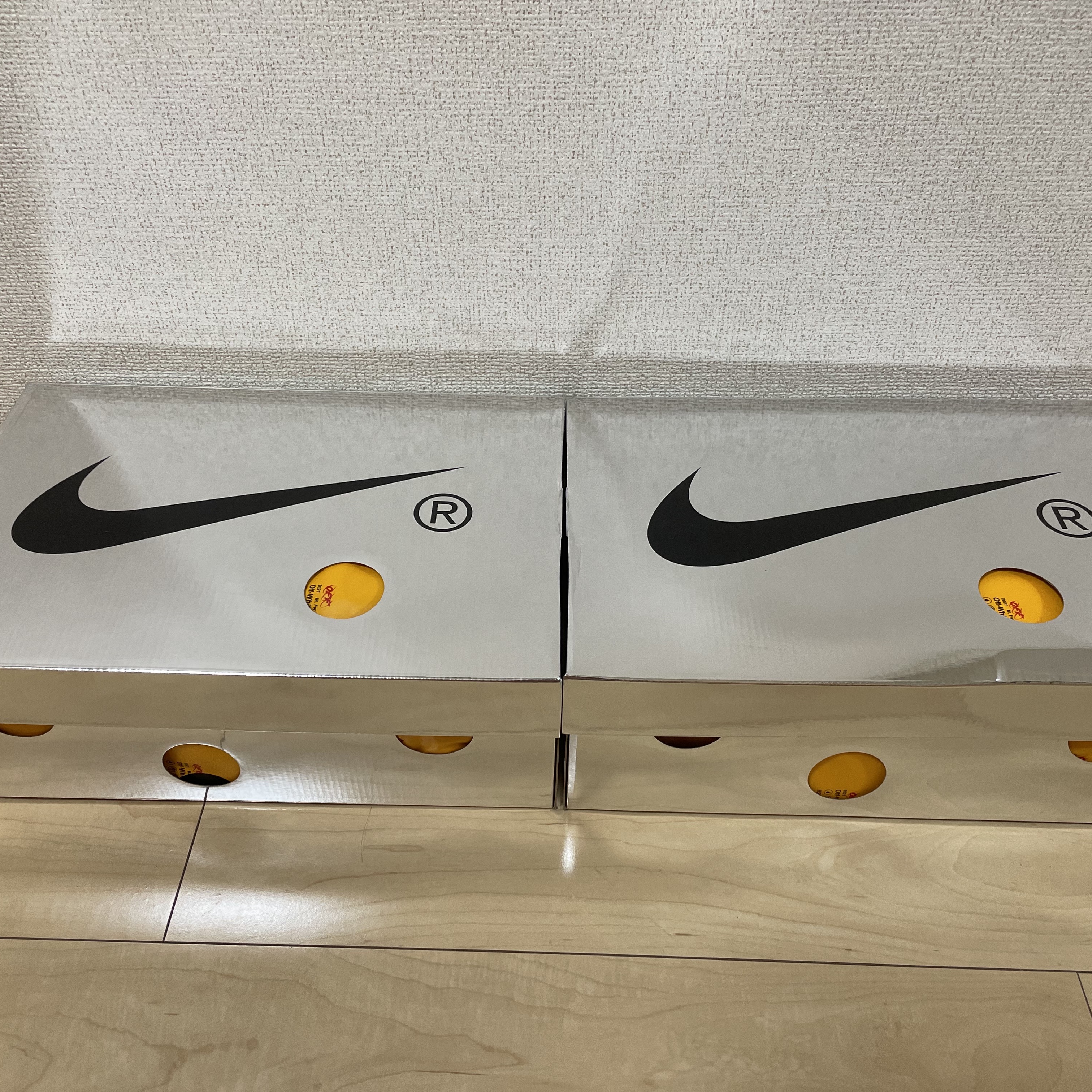 Nike x Off-White Air Zoom Tempo Next% Solar Red, Nike x Off-White Air Zoom Tempo Next% Black 착용 스타일 - 2